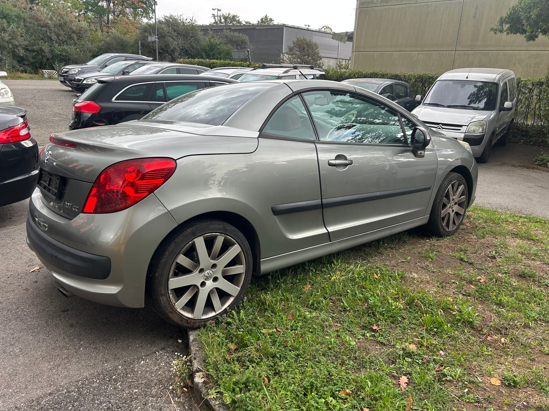 PEUGEOT 207 CC 1.6 16V Turbo Sport-image-3
