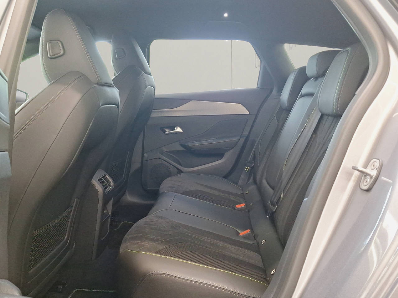 PEUGEOT 308 SW 1.2 Hybrid 145 PS GT-image-7