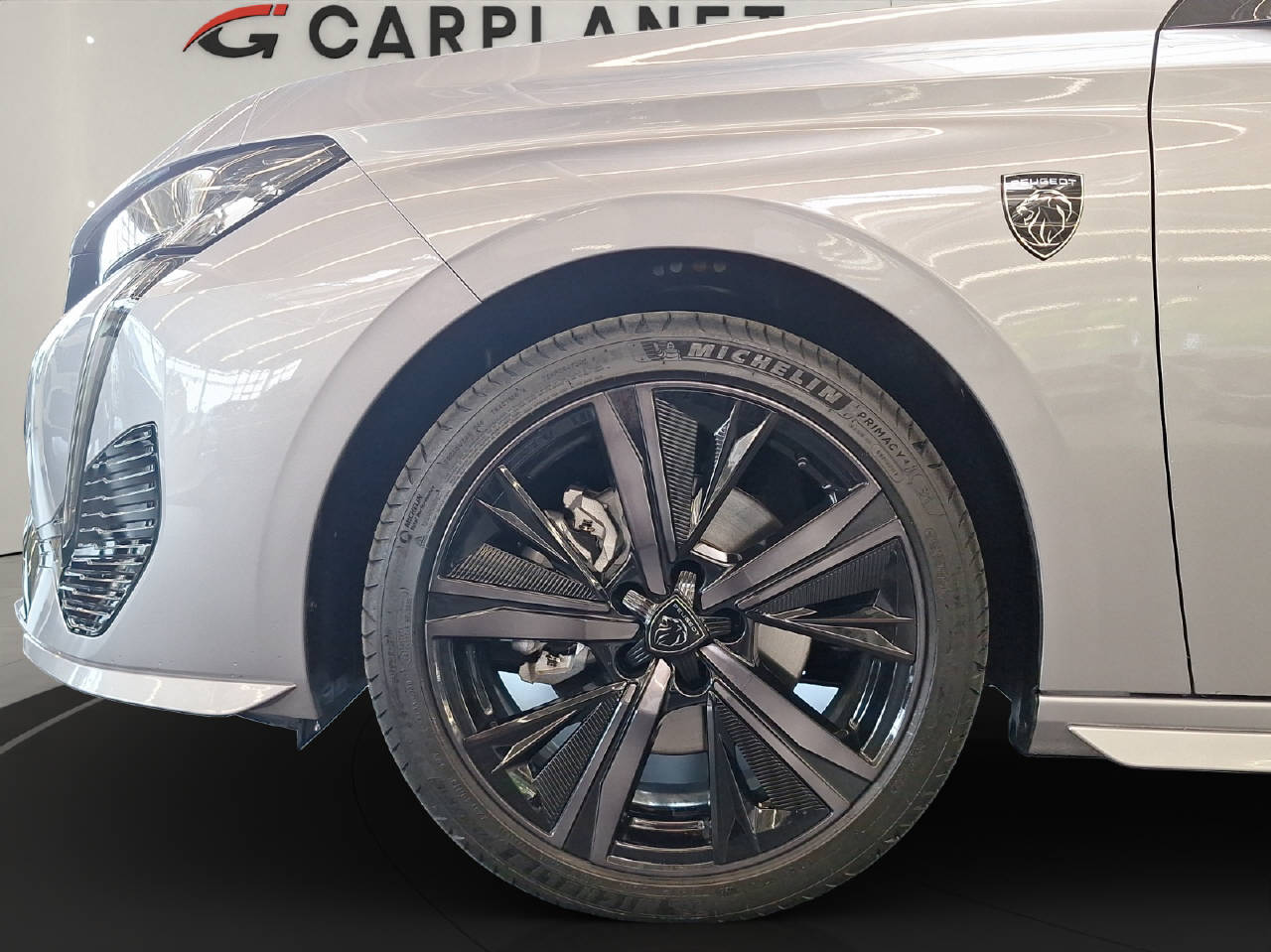 PEUGEOT 308 SW 1.2 Hybrid 145 PS GT-image-3