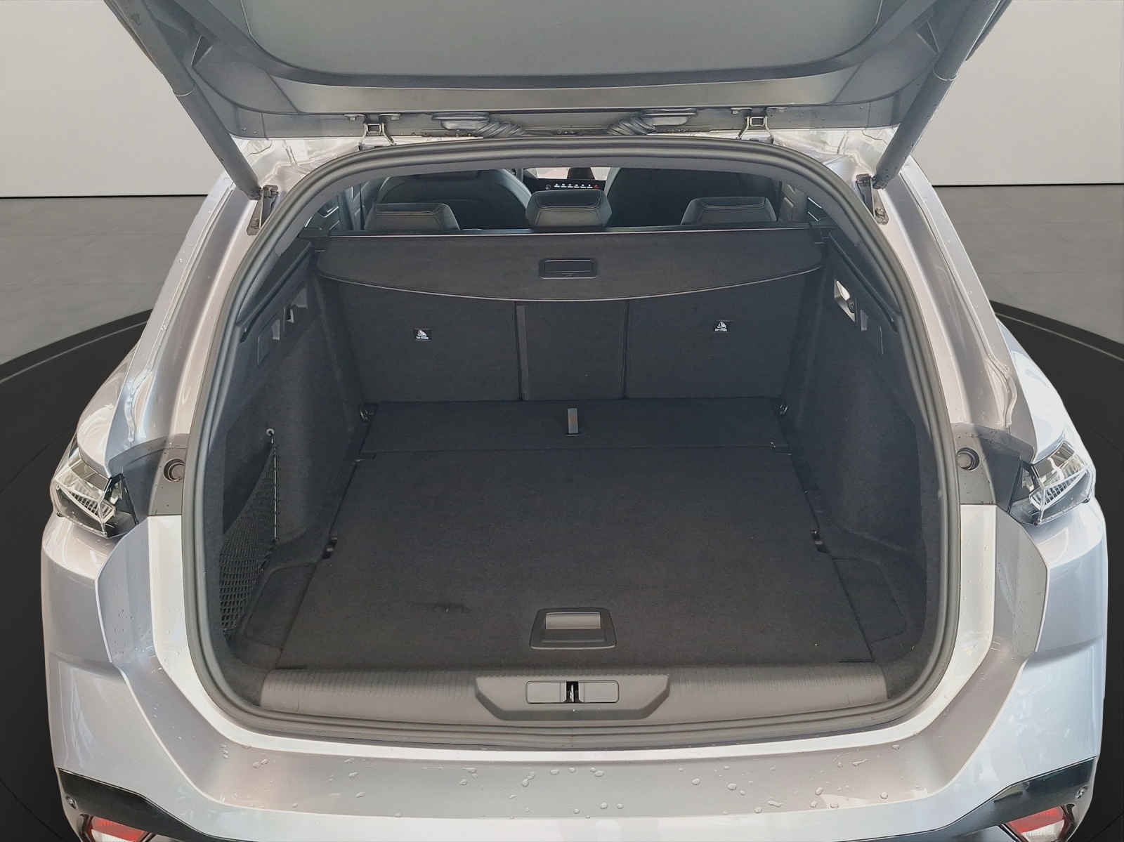 PEUGEOT 308 SW 1.2 Hybrid 145 PS GT-image-18