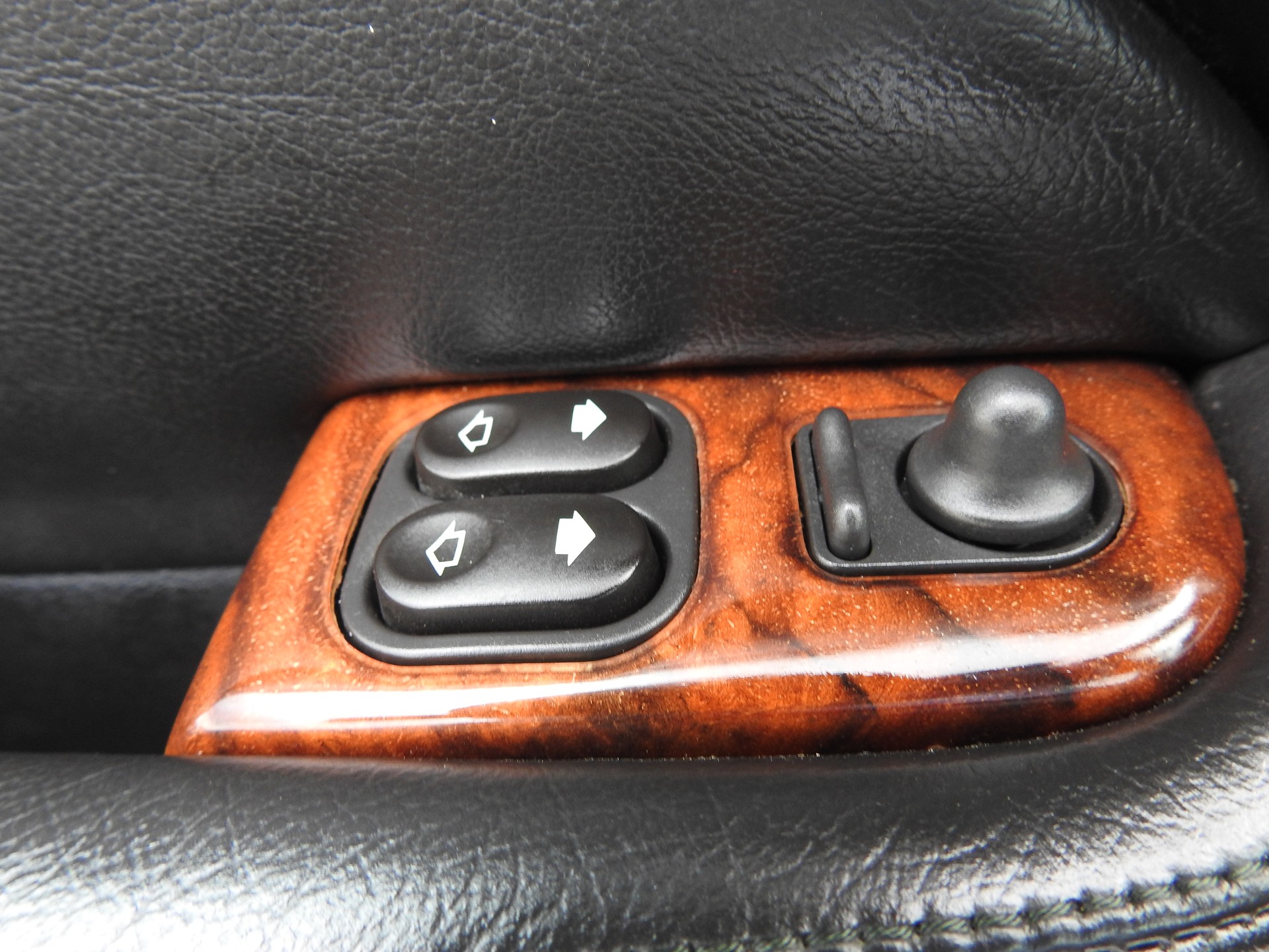 JAGUAR XKR S/C-image-19