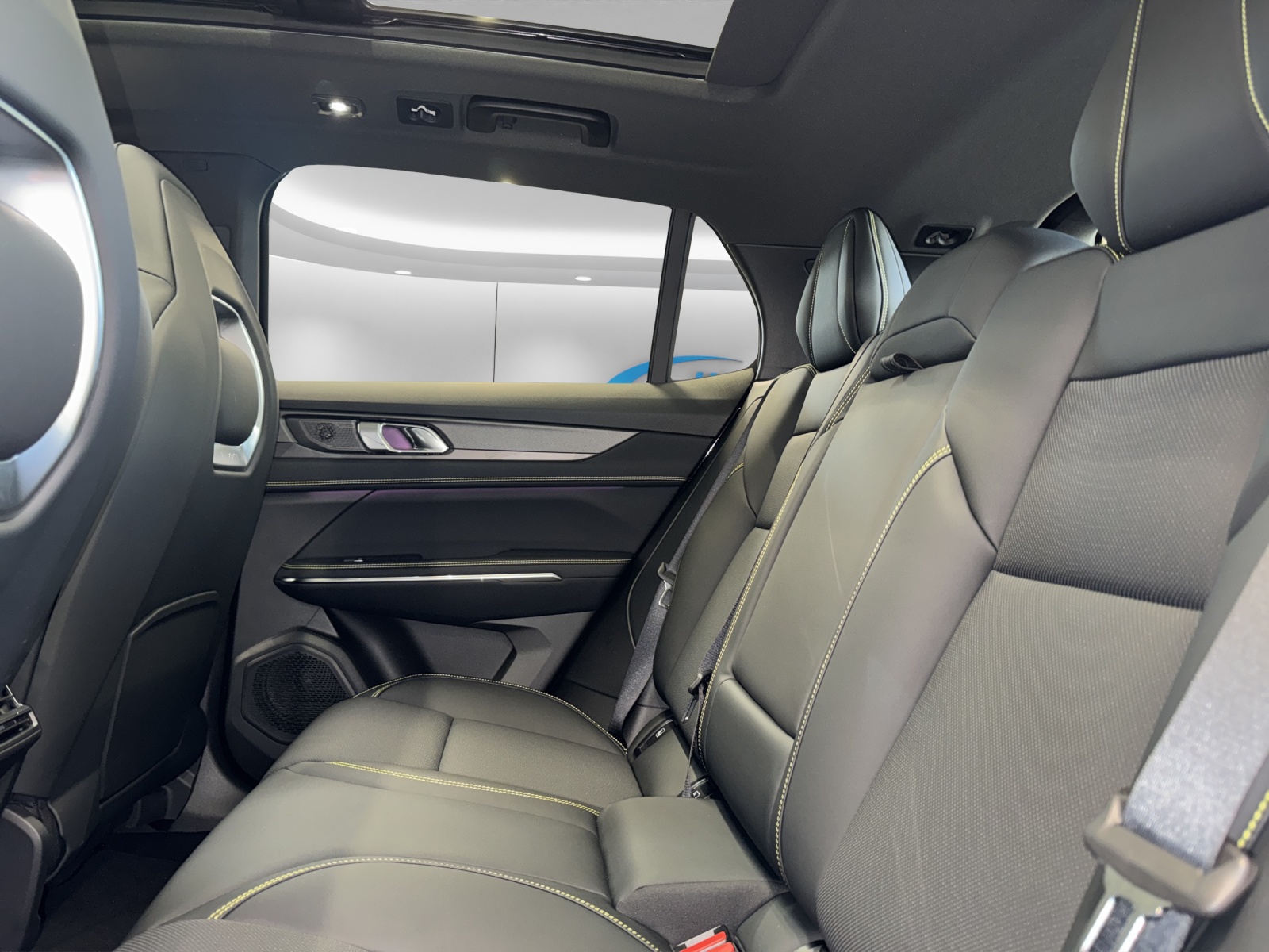 LYNK & CO 01 1.5 PHEV More-image-12