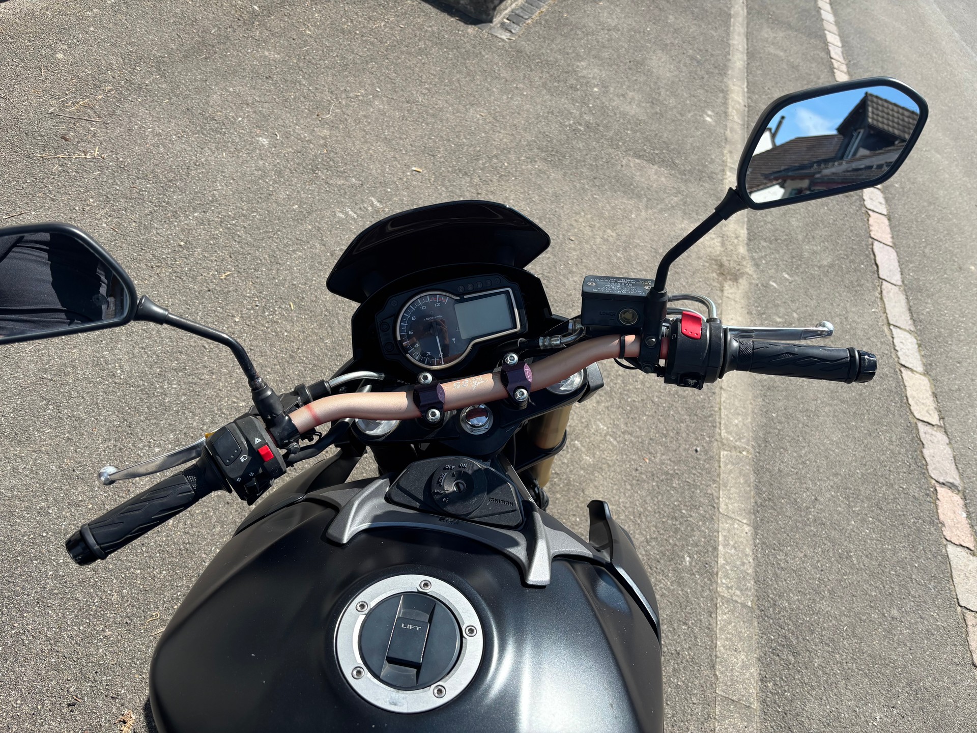 SUZUKI GSR 750 ABS Freegun-image-6