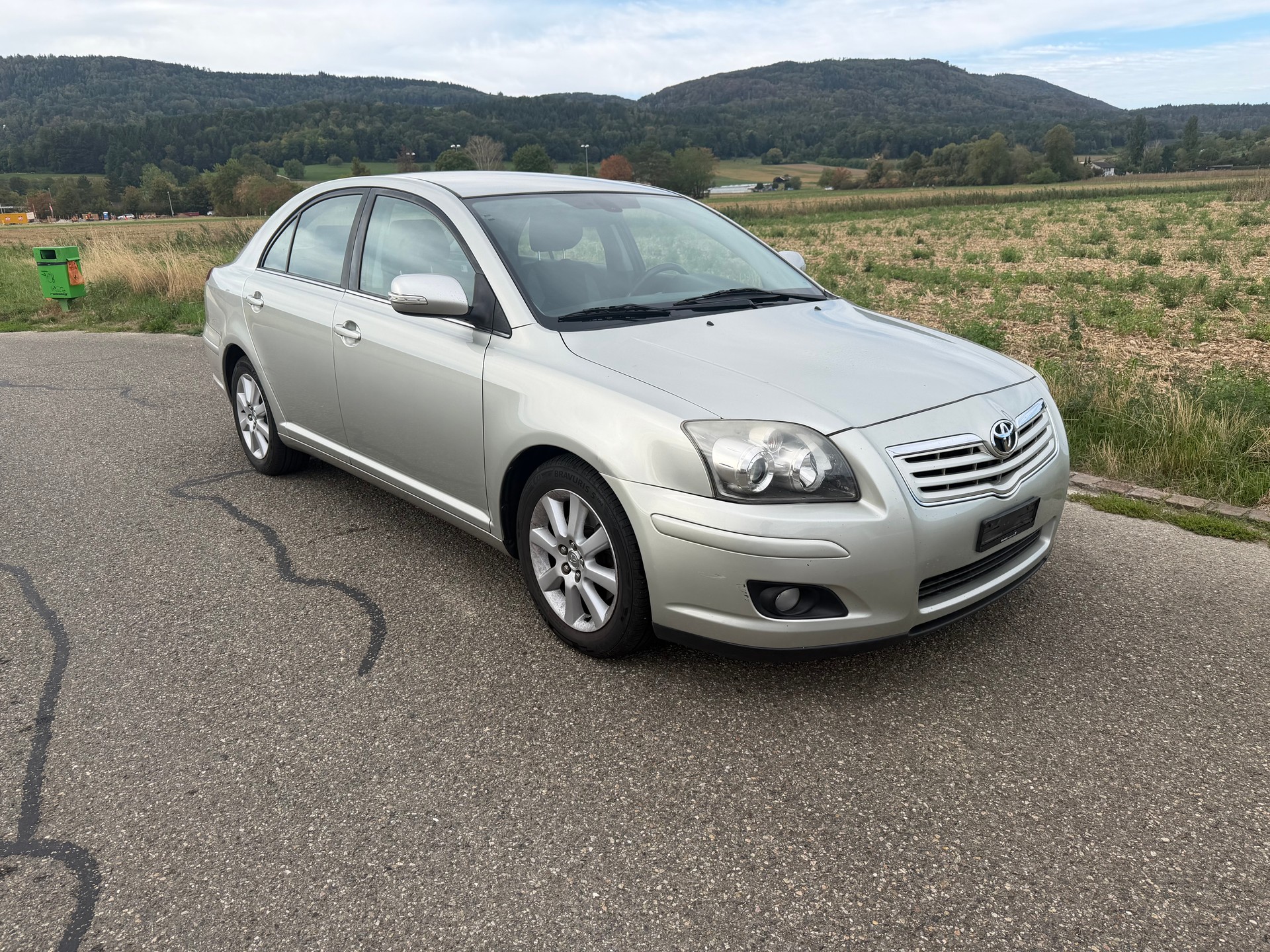 TOYOTA Avensis 2.0 D4 VVT-i Linea Sol Liftback-image-3