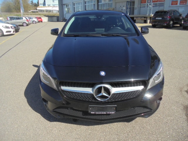 MERCEDES-BENZ CLA Shooting Brake 200 CDI Urban-image-9