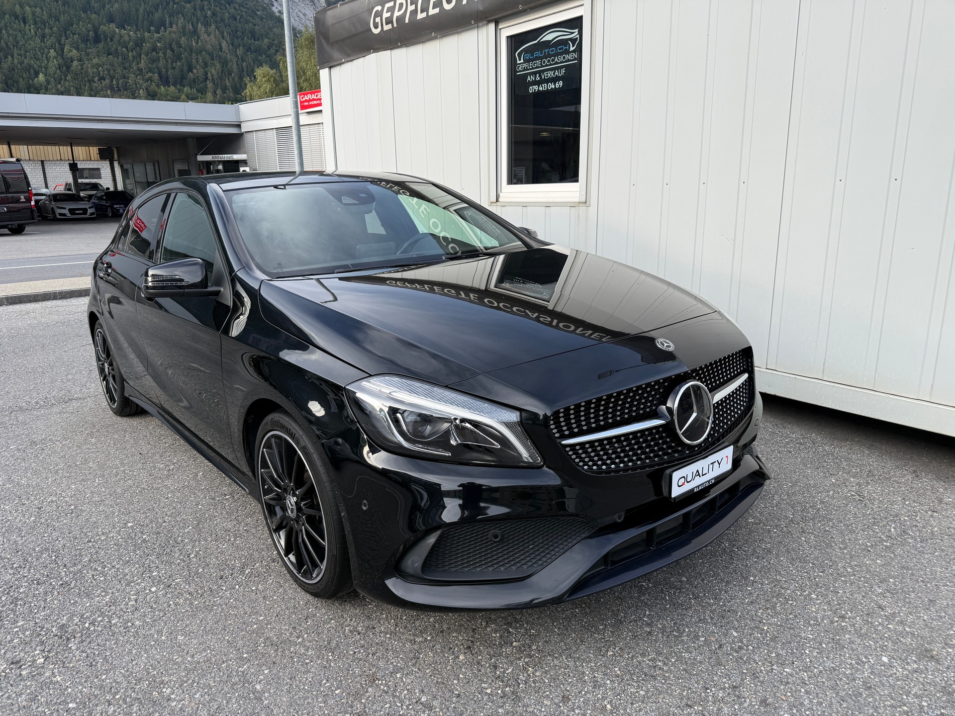 MERCEDES-BENZ A 250 AMG Line 4Matic 7G-DCT *PANORAMA*LED*NIGHT PACK*