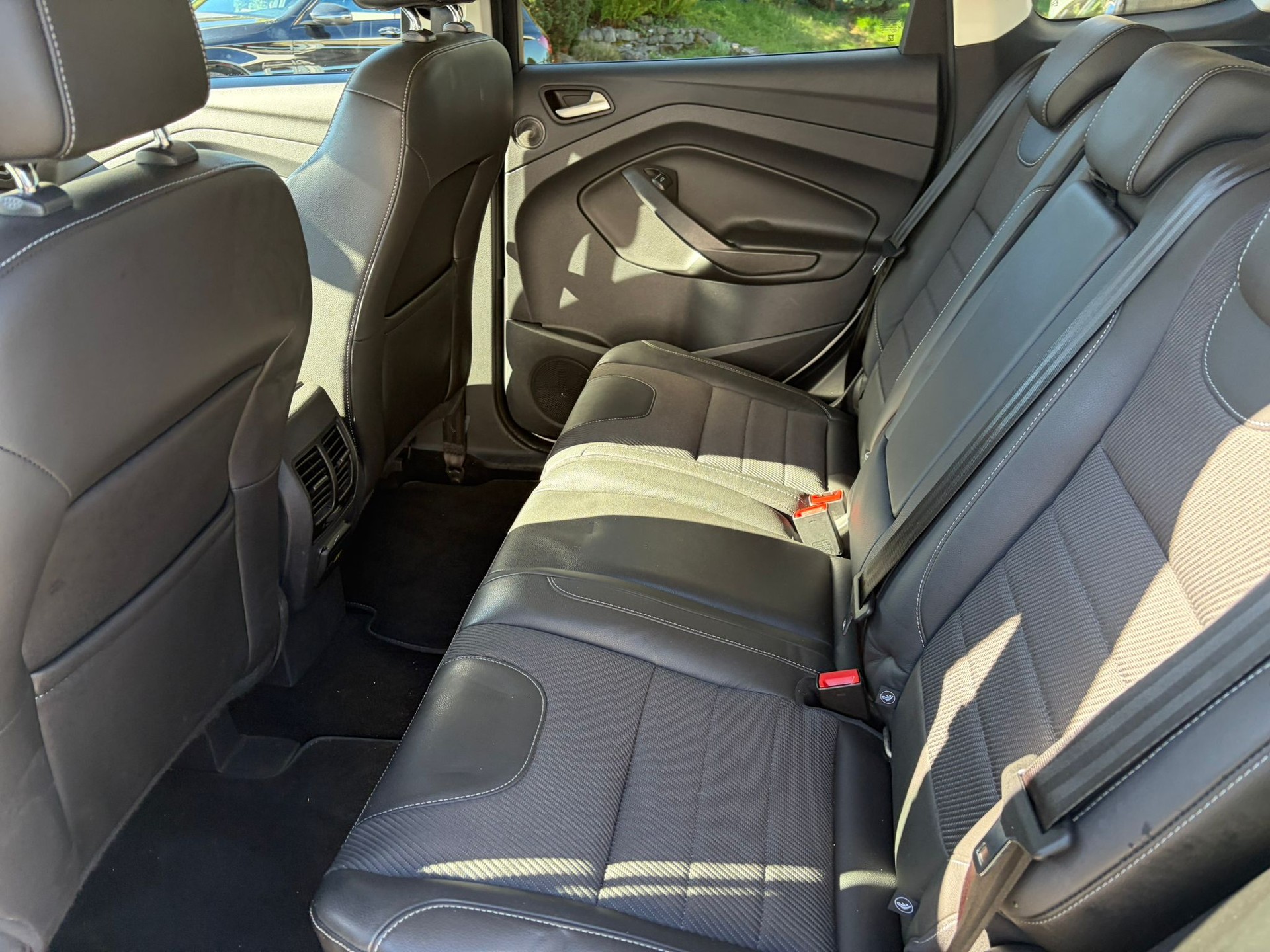 FORD Kuga 2.0 TDCi Sync Edition 4WD-image-14