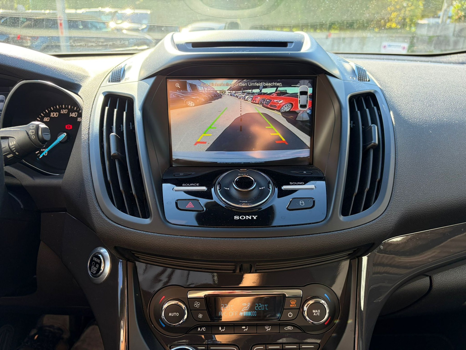 FORD Kuga 2.0 TDCi Sync Edition 4WD-image-11