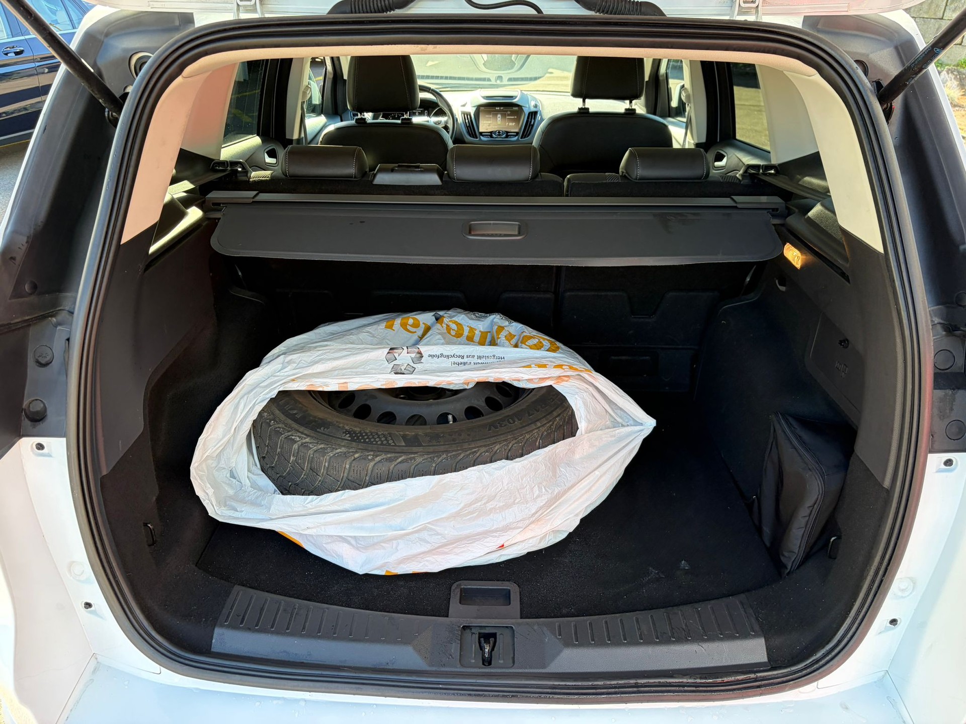 FORD Kuga 2.0 TDCi Sync Edition 4WD-image-7