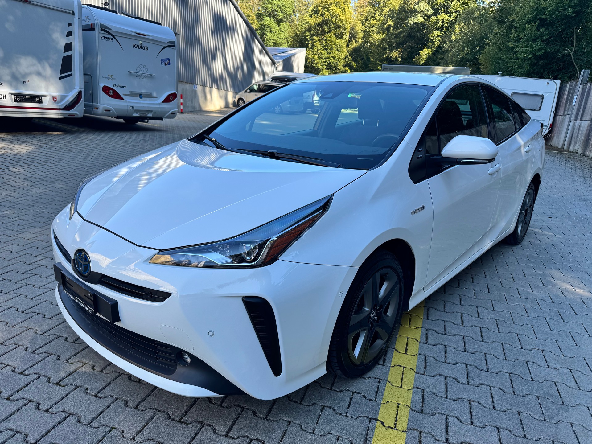 TOYOTA Prius 1.8 VVT-i HSD AWD-i Premium-image-0