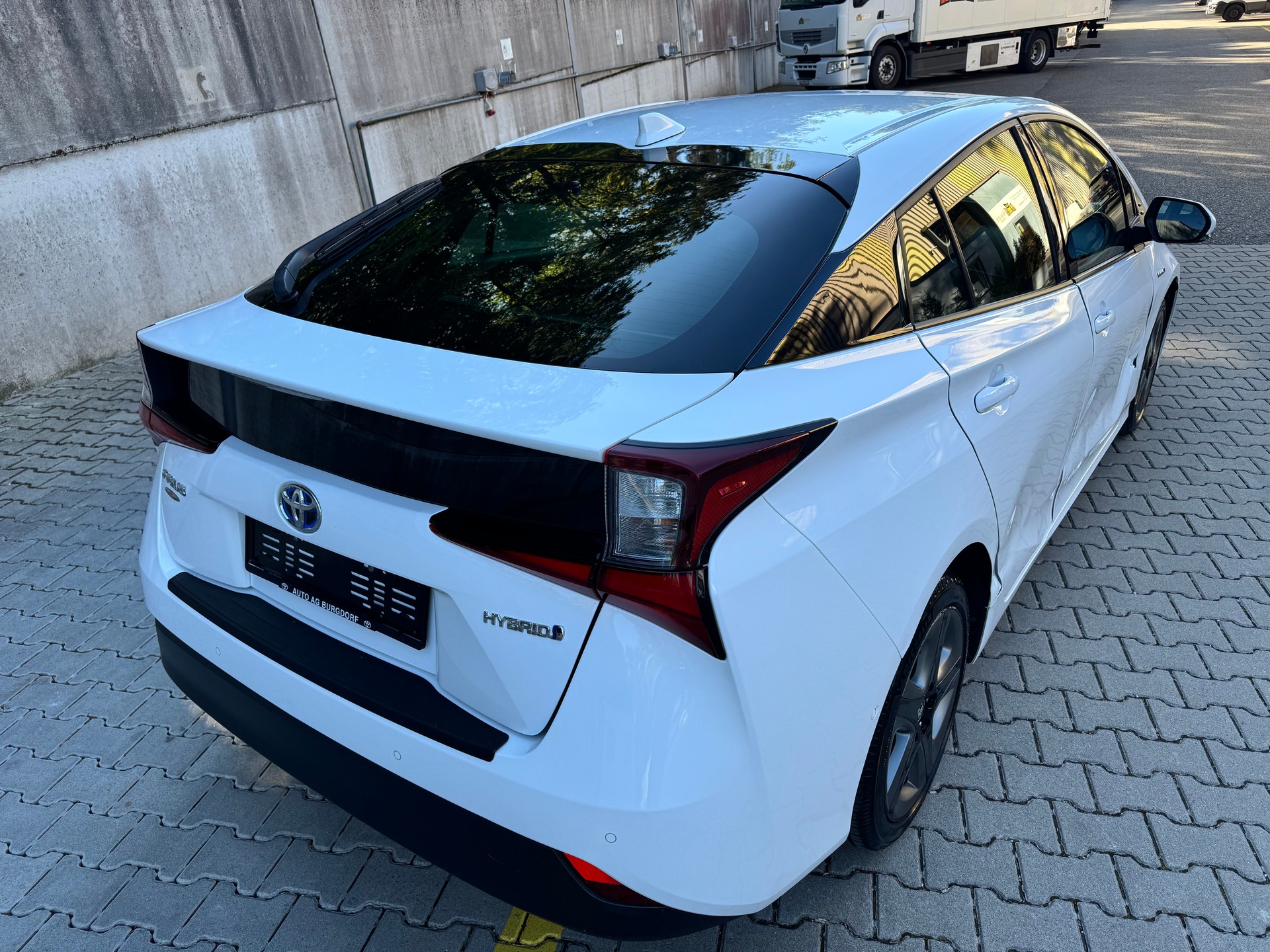 TOYOTA Prius 1.8 VVT-i HSD AWD-i Premium-image-9