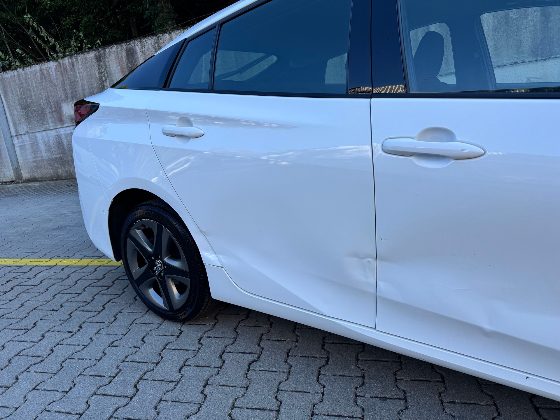TOYOTA Prius 1.8 VVT-i HSD AWD-i Premium-image-7