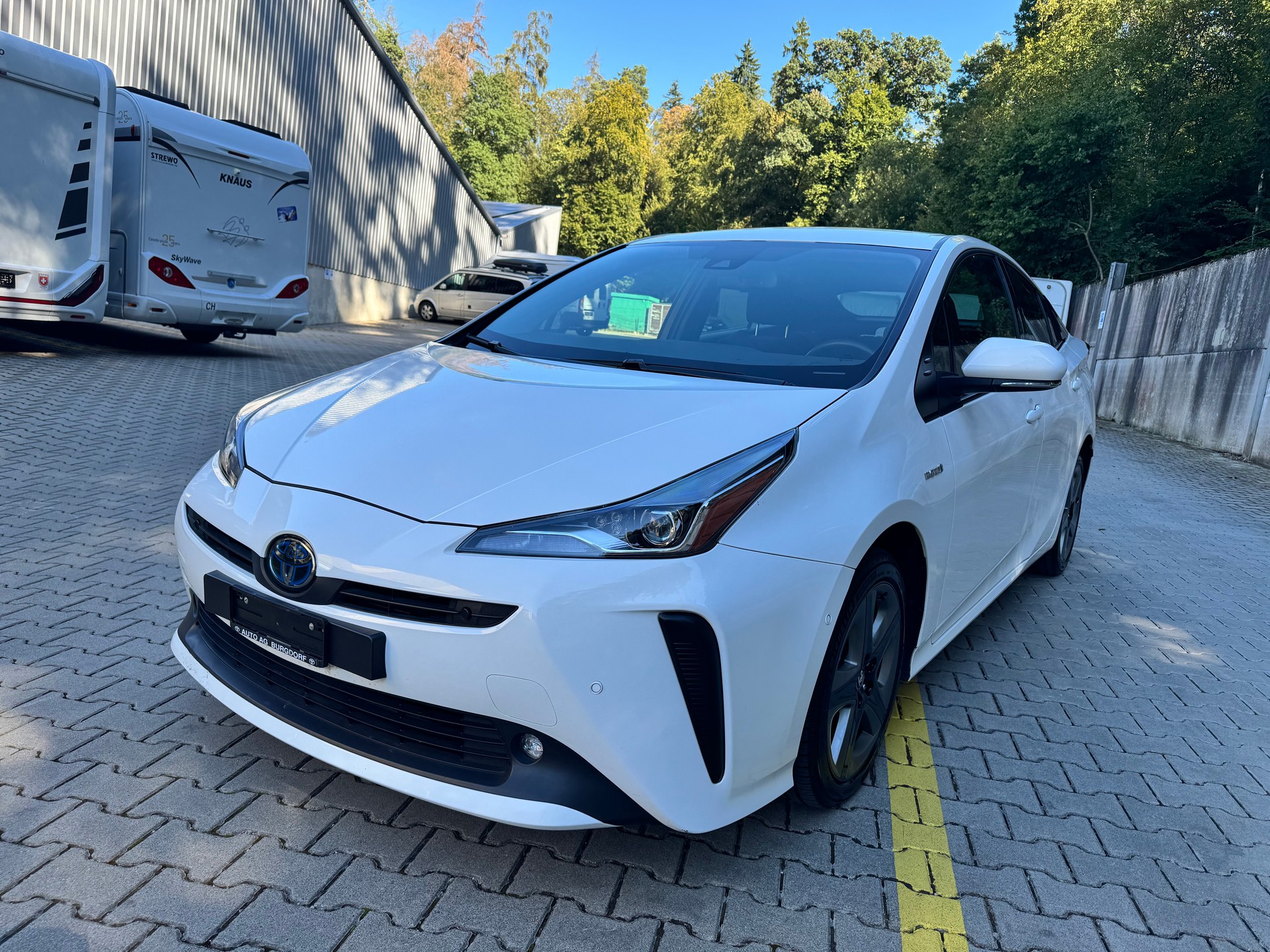 TOYOTA Prius 1.8 VVT-i HSD AWD-i Premium-image-2