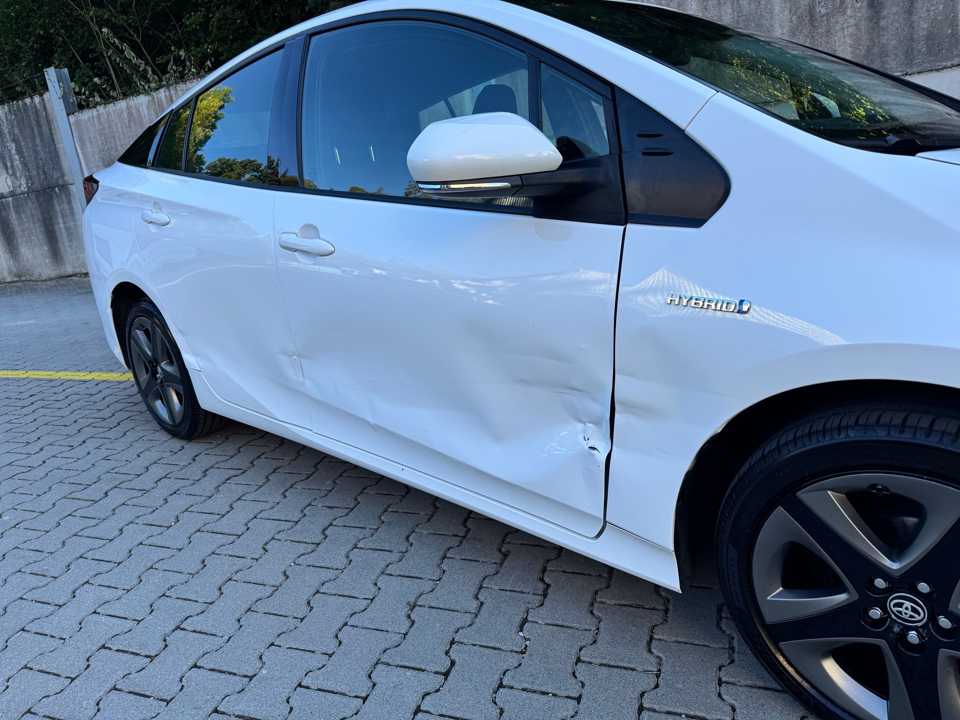 TOYOTA Prius 1.8 VVT-i HSD AWD-i Premium-image-6