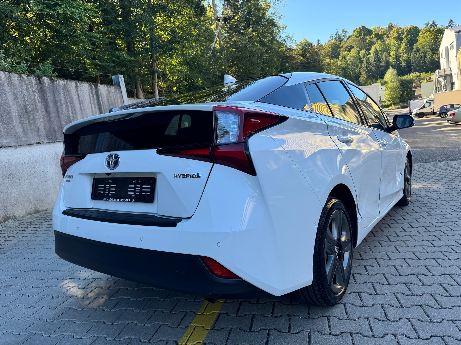 TOYOTA Prius 1.8 VVT-i HSD AWD-i Premium-image-8