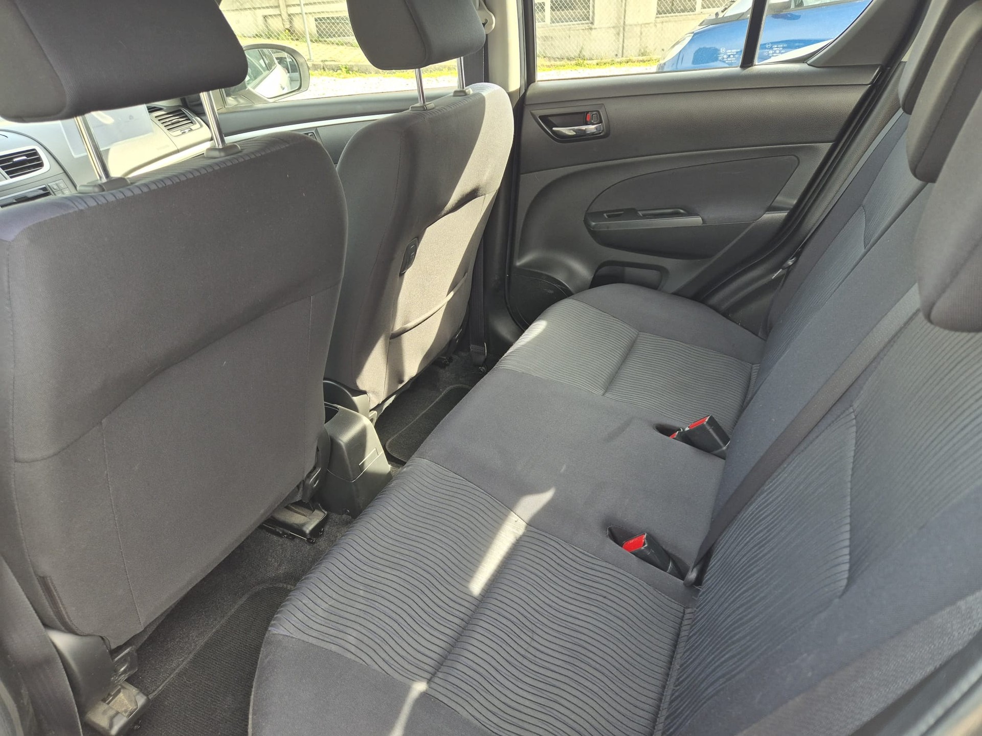 SUZUKI Swift 1.2i 16V GL 4x4-image-11