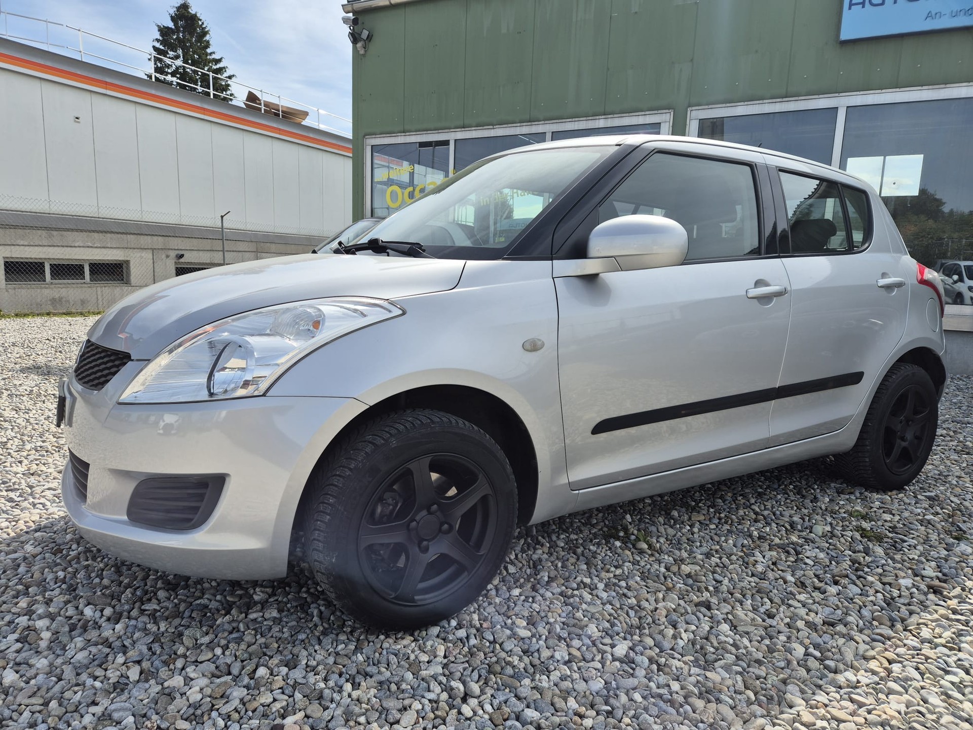 SUZUKI Swift 1.2i 16V GL 4x4-image-3