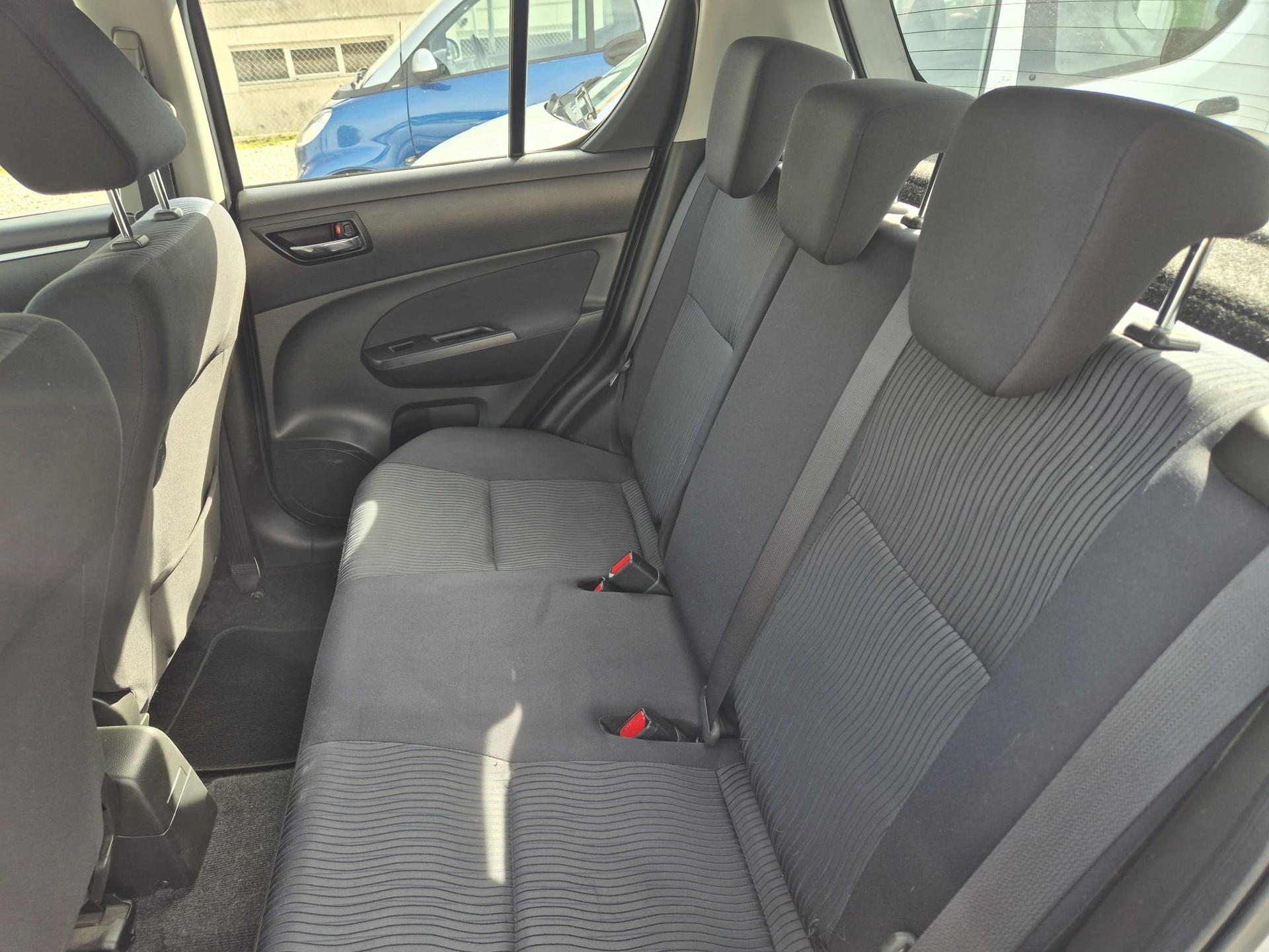SUZUKI Swift 1.2i 16V GL 4x4-image-12