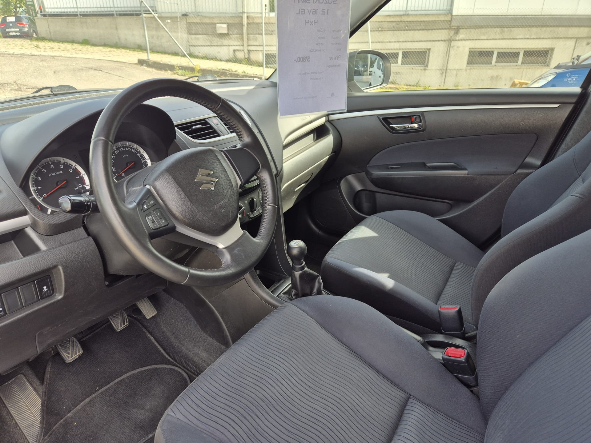 SUZUKI Swift 1.2i 16V GL 4x4-image-9