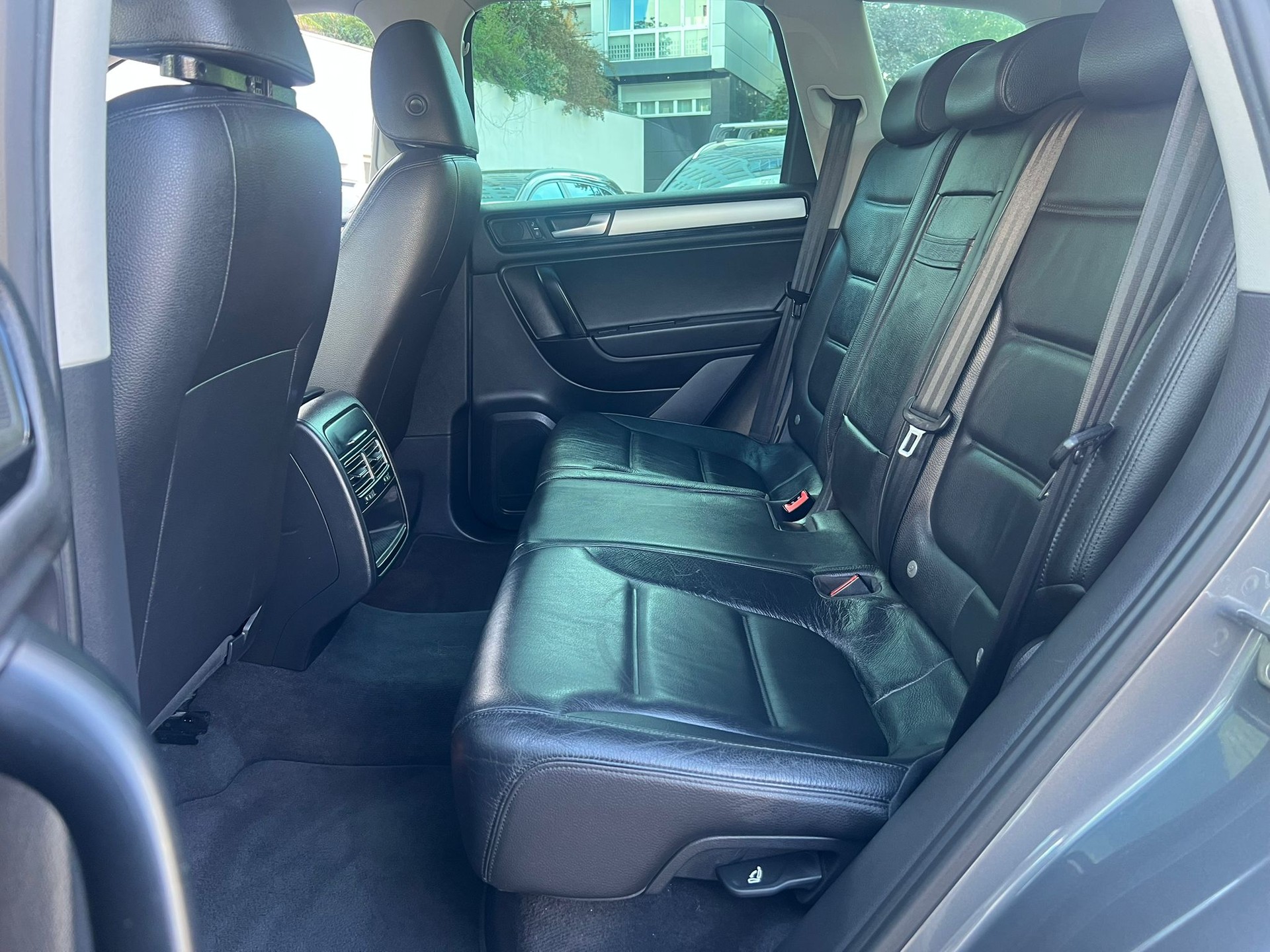 VW Touareg 3.0 TDI BlueMotion Technology Tiptronic-image-10