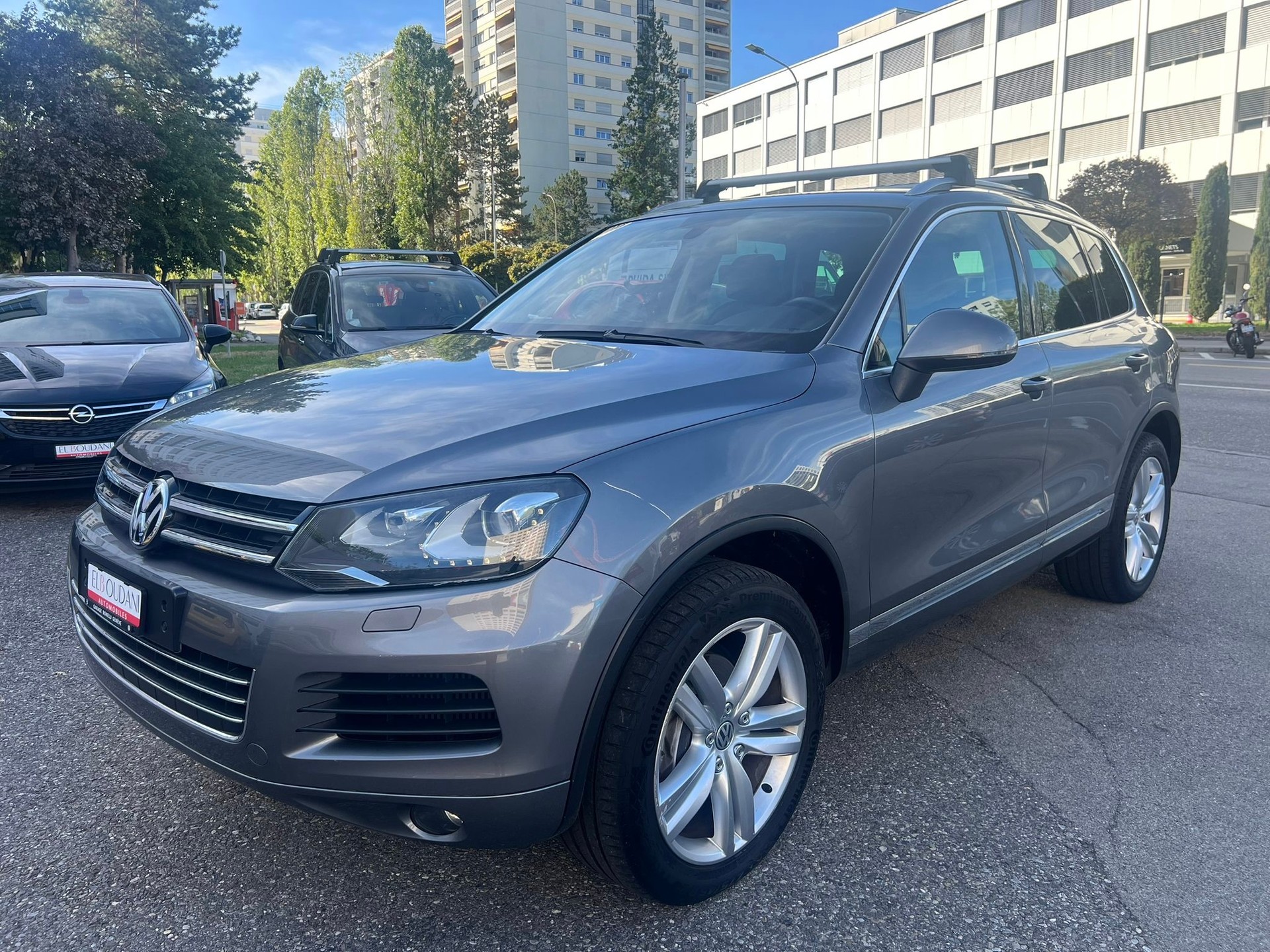 VW Touareg 3.0 TDI BlueMotion Technology Tiptronic-image-2