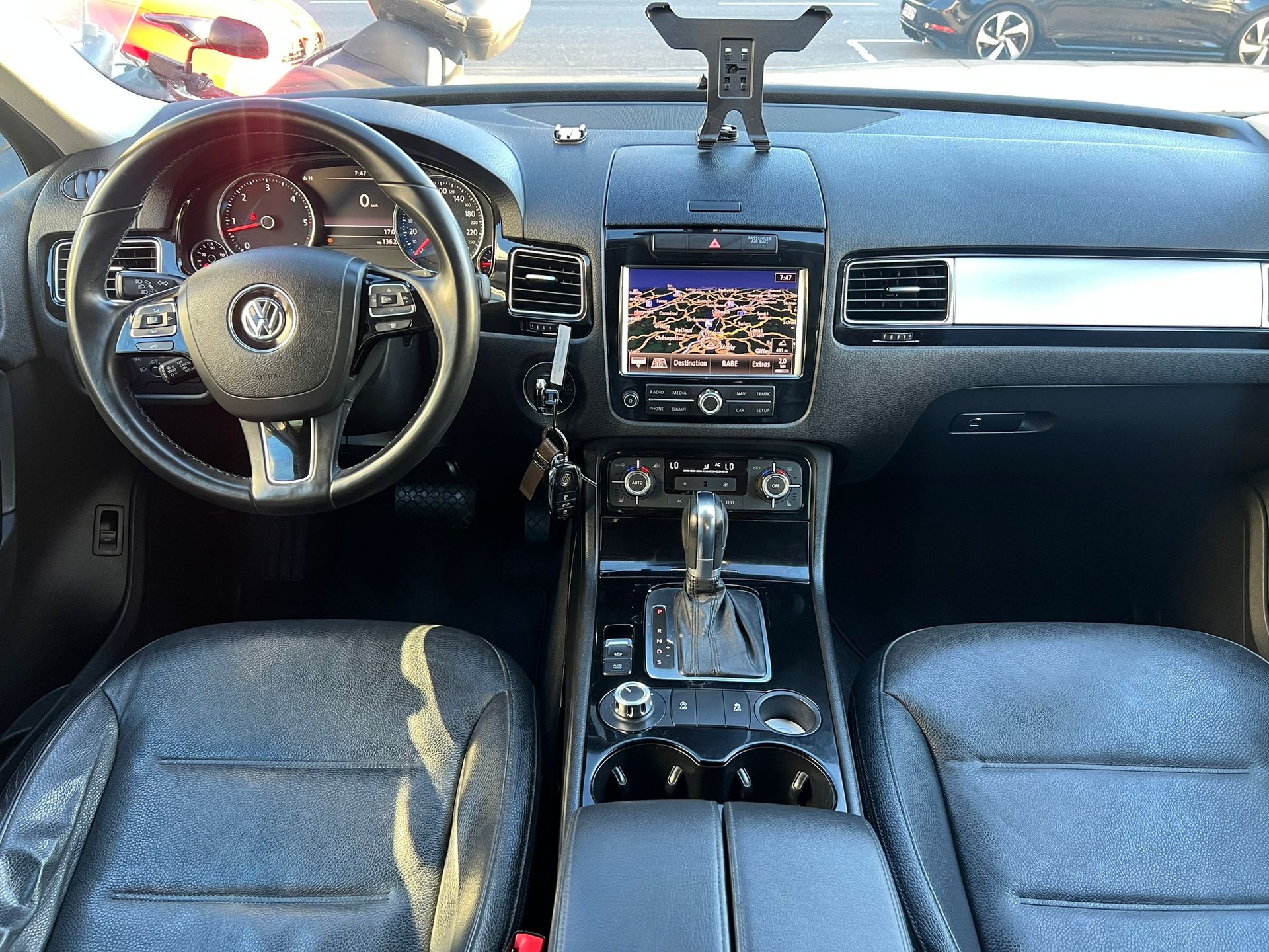 VW Touareg 3.0 TDI BlueMotion Technology Tiptronic-image-8