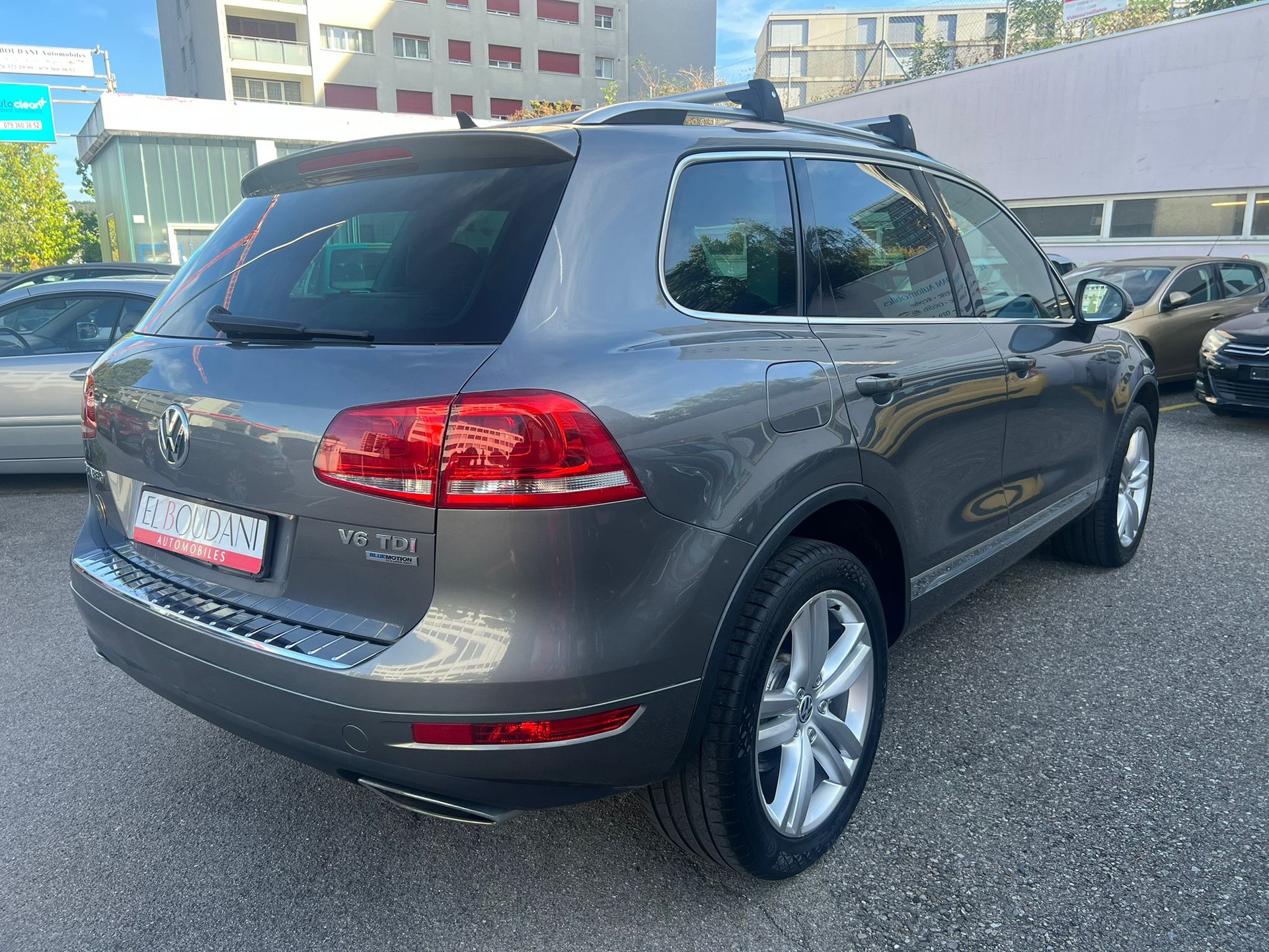 VW Touareg 3.0 TDI BlueMotion Technology Tiptronic-image-5