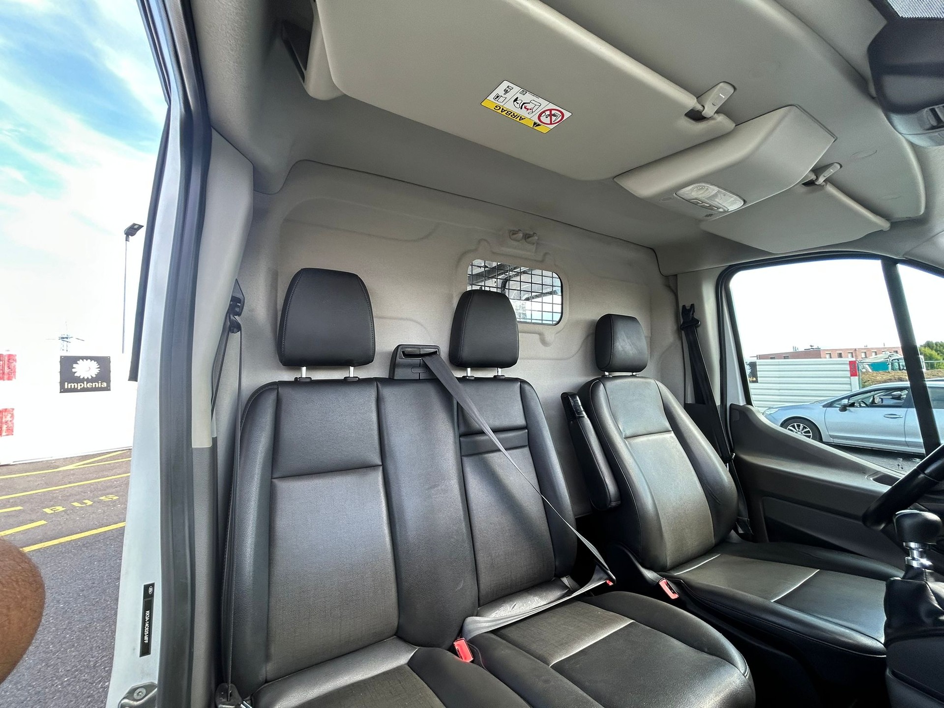 FORD Transit Van 350 L2 Trend 2.0 TDCi 130 4WD-image-2