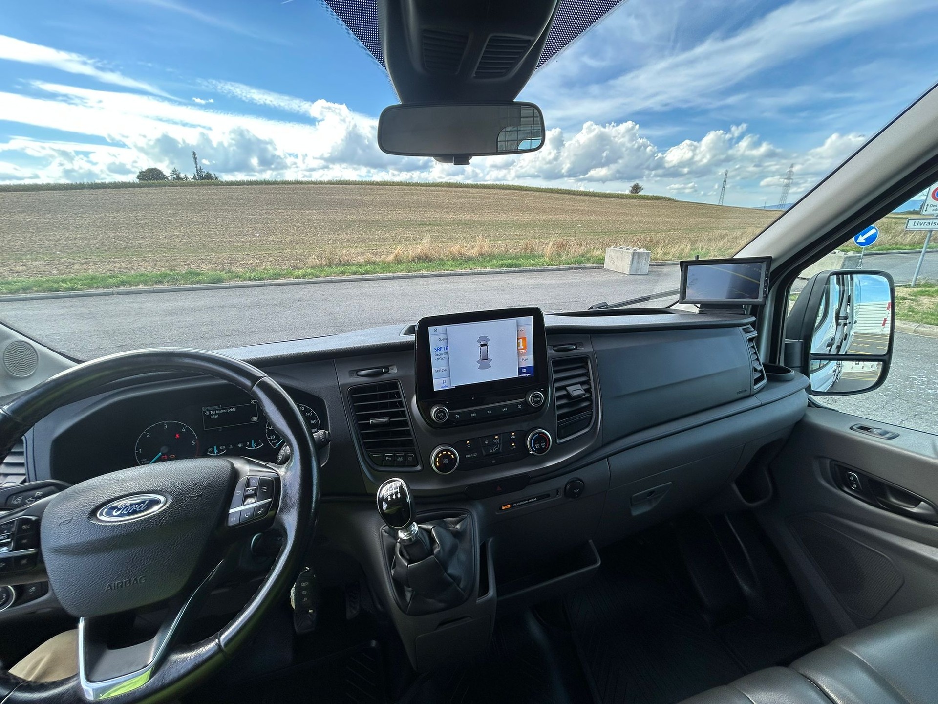 FORD Transit Van 350 L2 Trend 2.0 TDCi 130 4WD-image-25