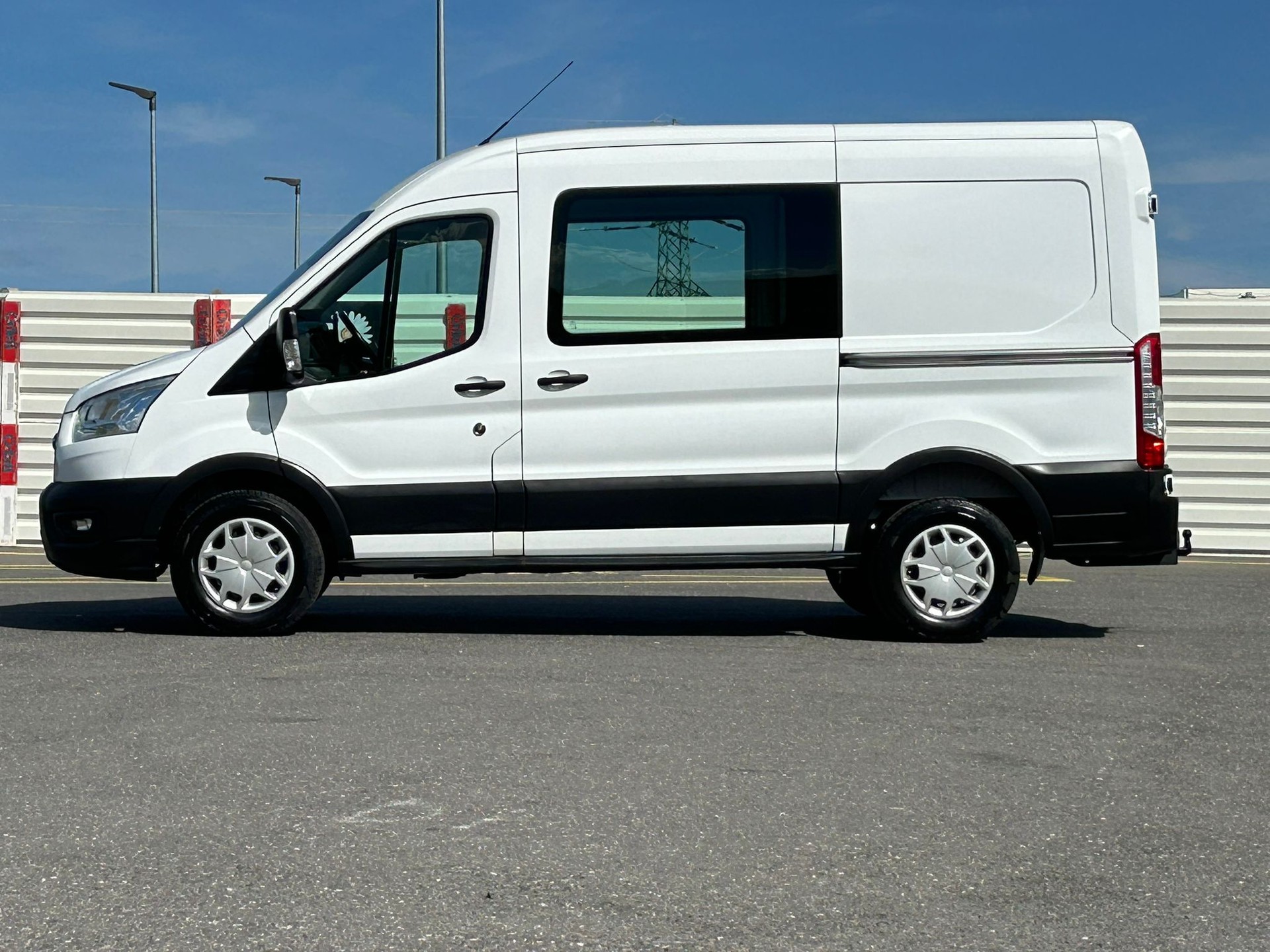 FORD Transit Van 350 L2 Trend 2.0 TDCi 130 4WD-image-15