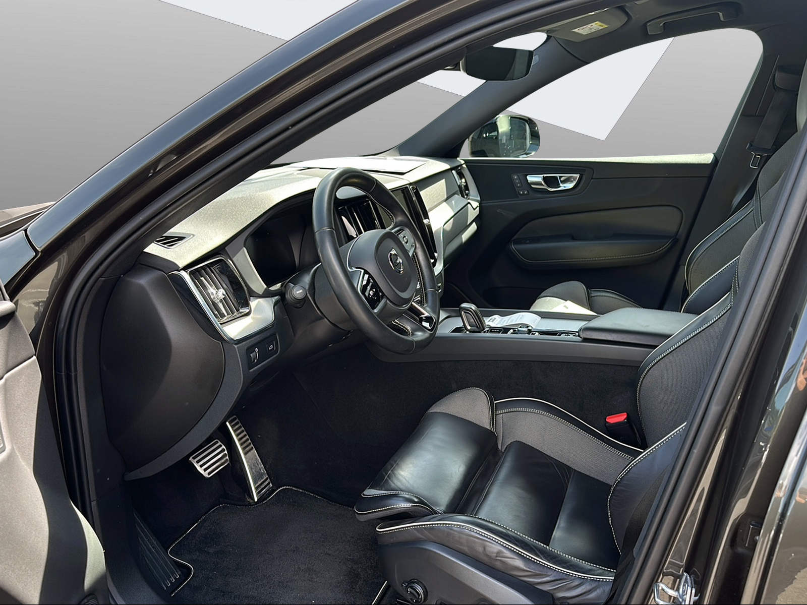 VOLVO XC60 2.0 B4 MH R-Design AWD-image-10