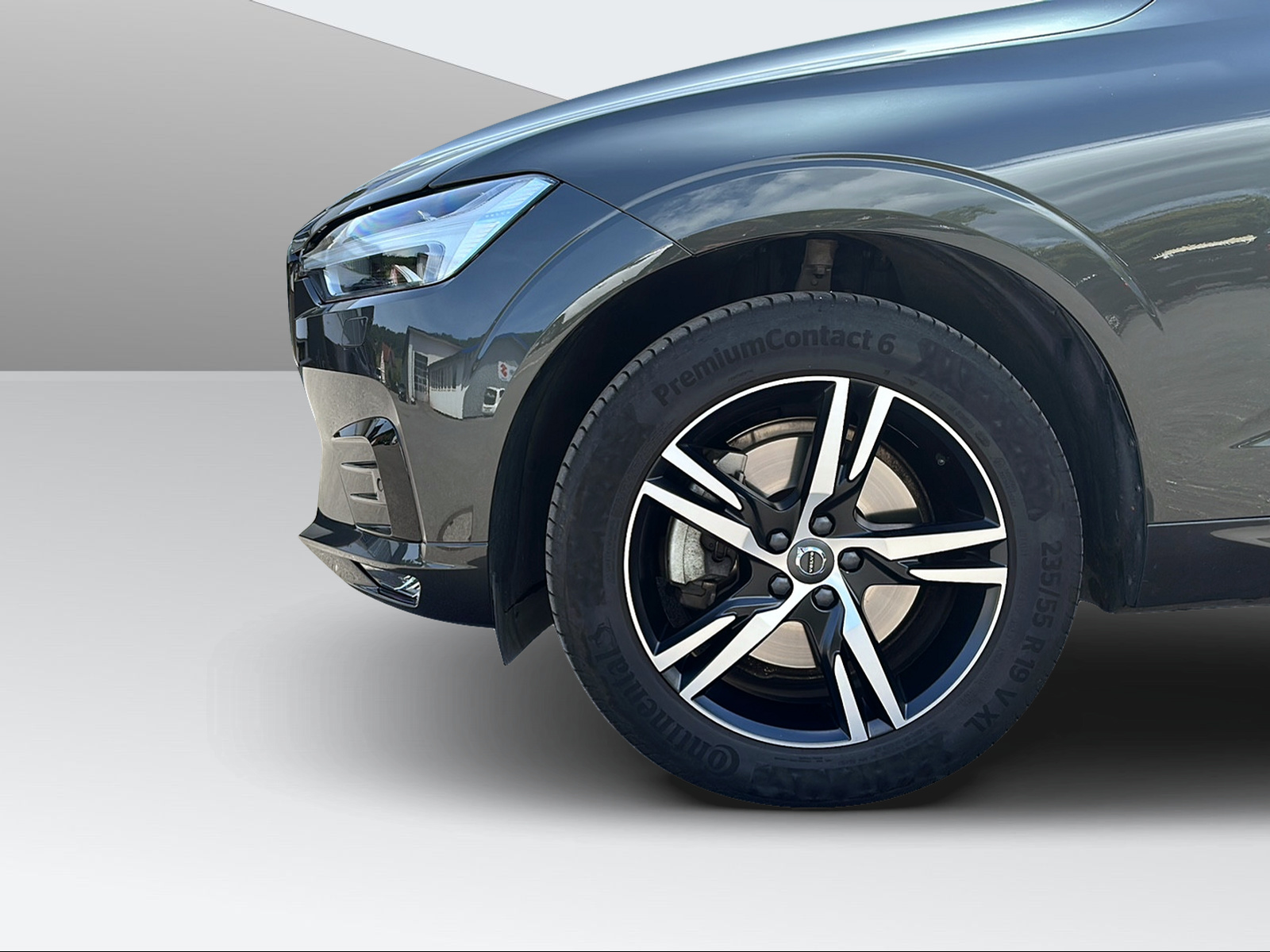 VOLVO XC60 2.0 B4 MH R-Design AWD-image-8