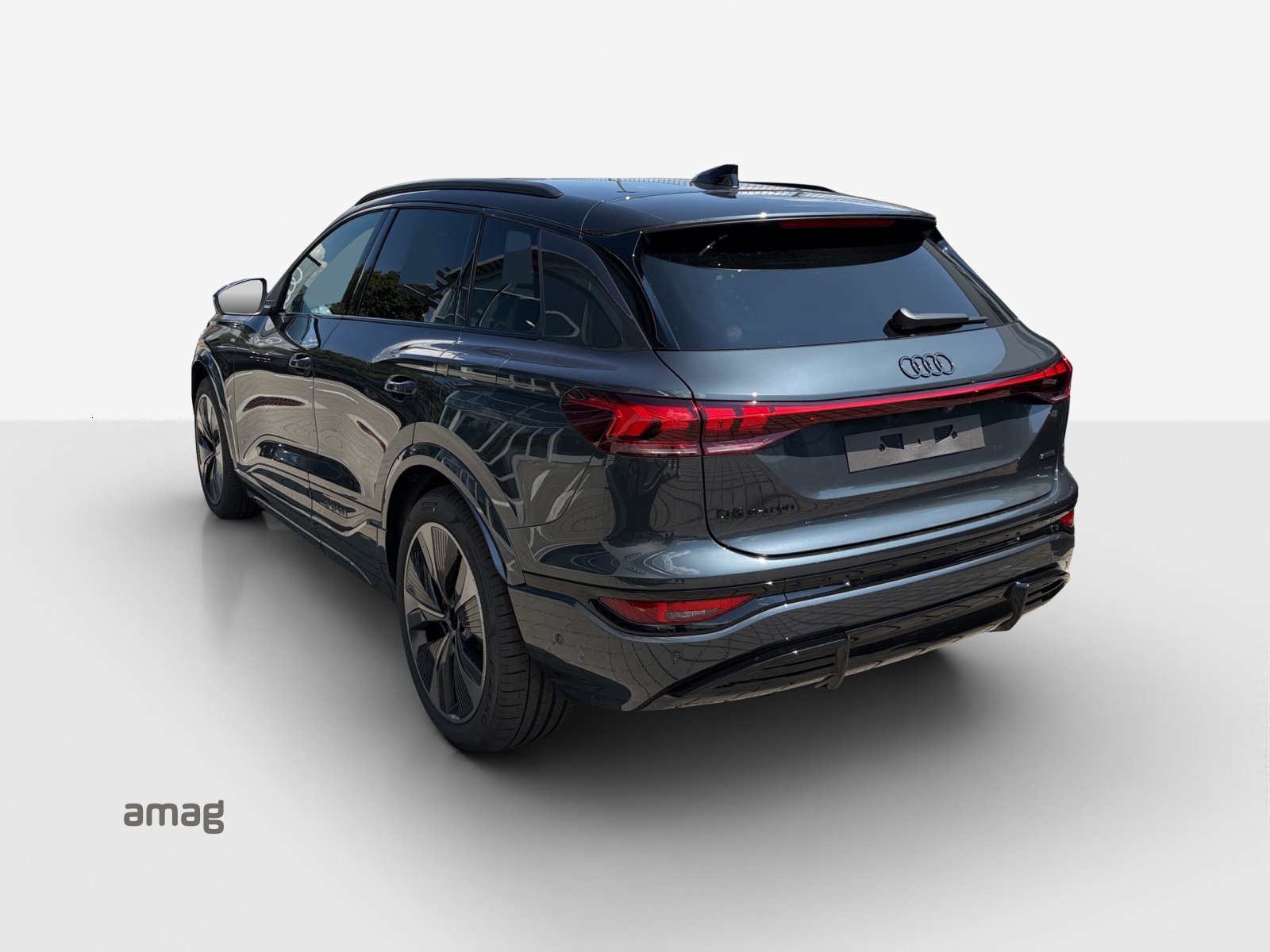 AUDI Q6 e-tron quattro-image-2