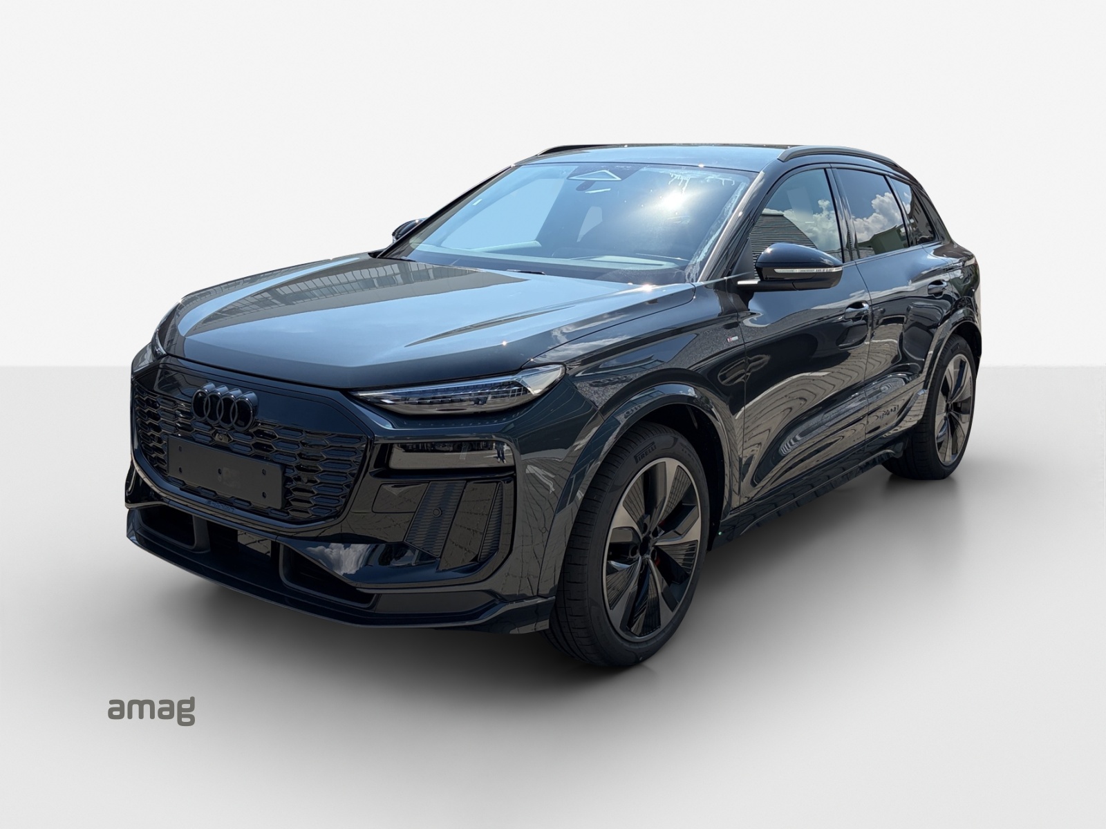 AUDI Q6 e-tron quattro-image-0