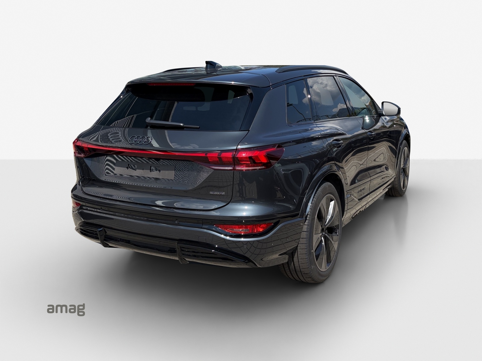 AUDI Q6 e-tron quattro-image-4