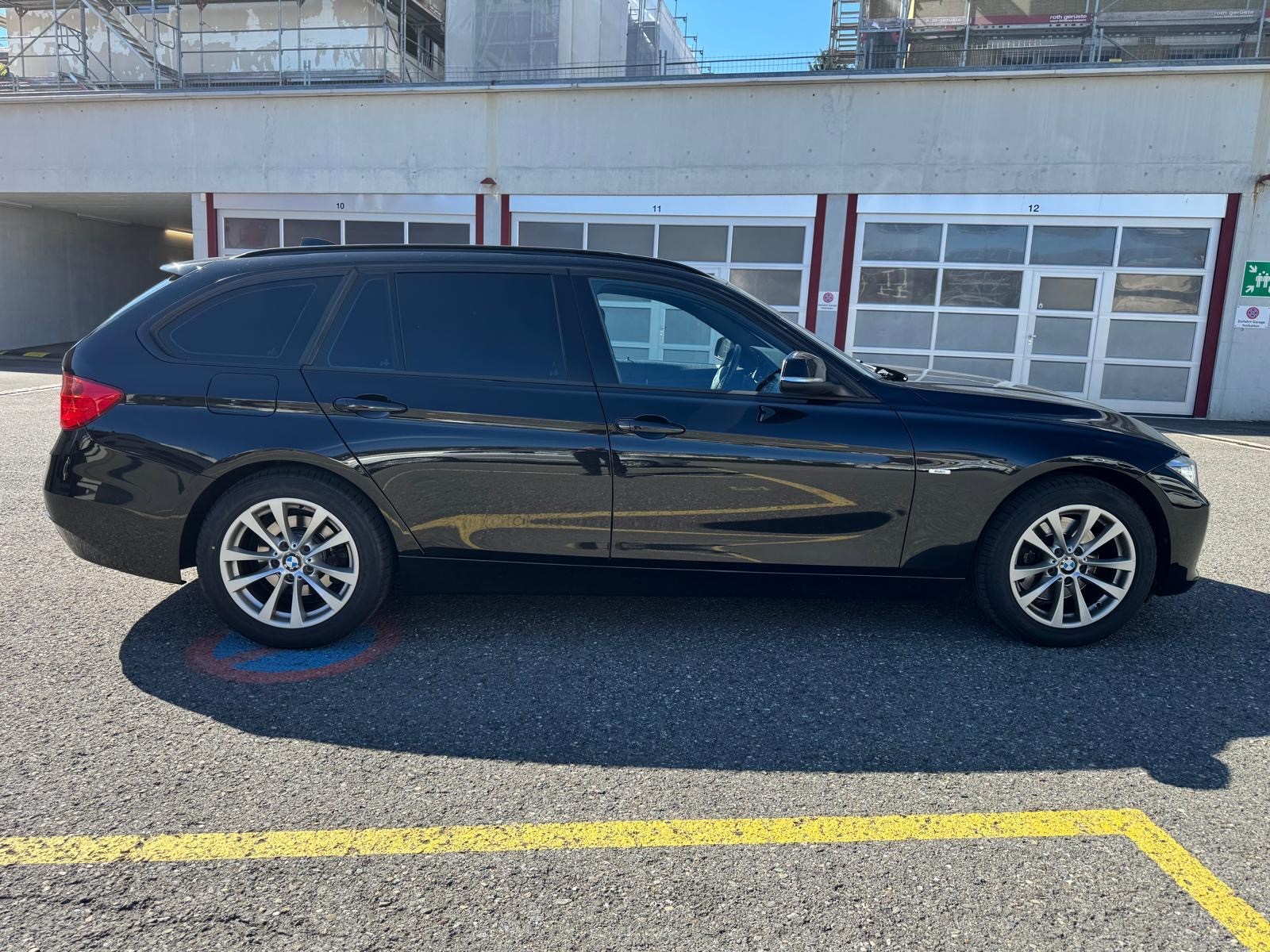 BMW 328i xDrive Touring Modern Line Steptronic-image-4