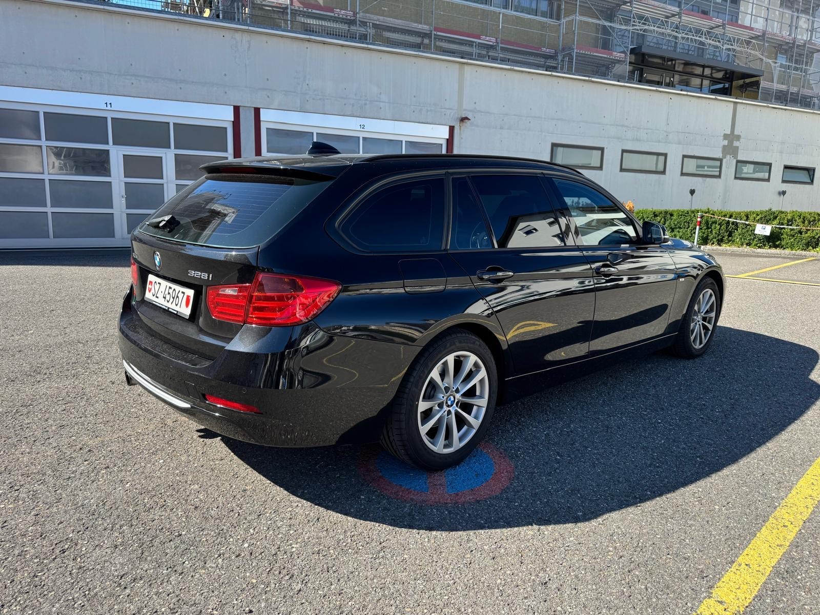 BMW 328i xDrive Touring Modern Line Steptronic-image-5