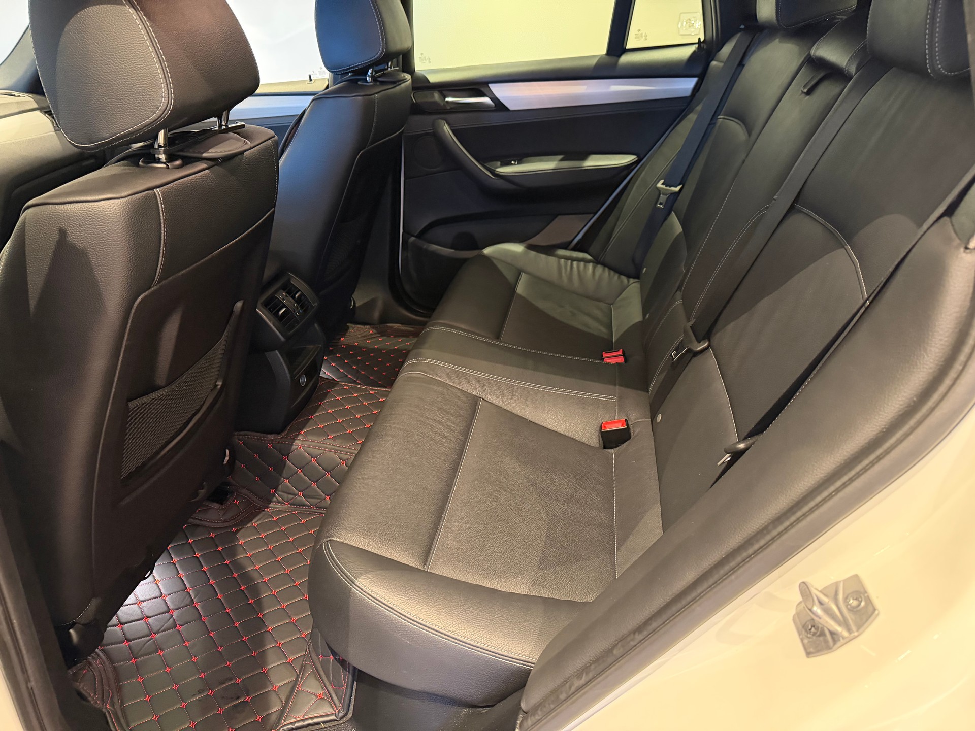 BMW X4 20d xDrive-image-15