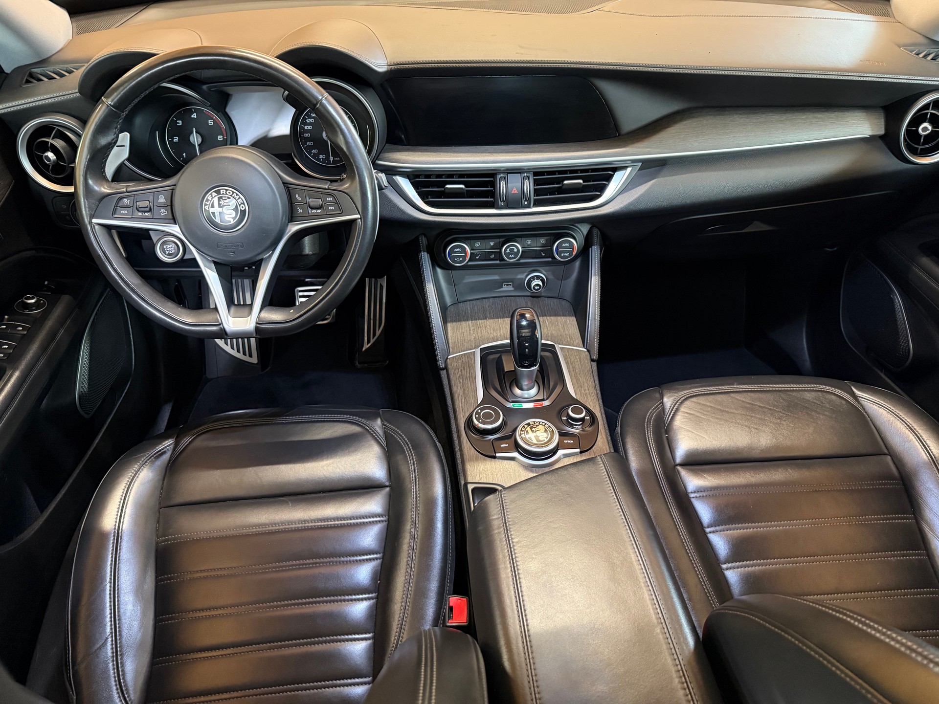 ALFA ROMEO Stelvio 2.2 JTDM Executive Q4 Automatic-image-8