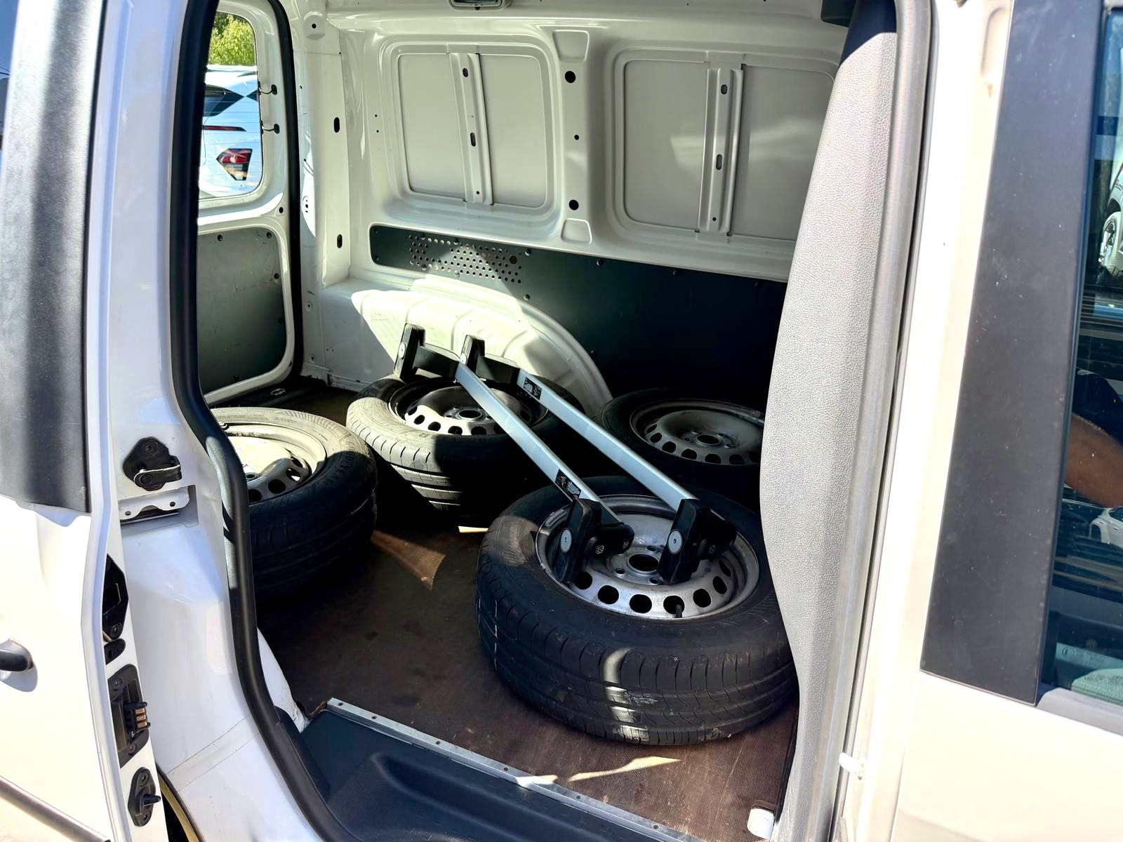 VW Caddy 2.0TDI BMT-image-6