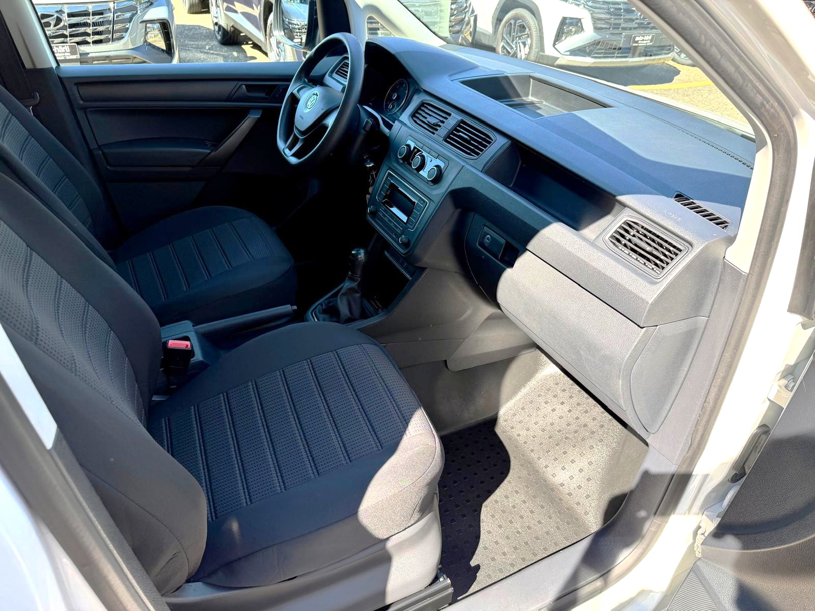 VW Caddy 2.0TDI BMT-image-3