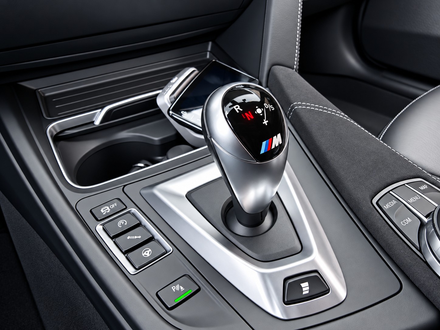 BMW M4 CS Coupé-image-15