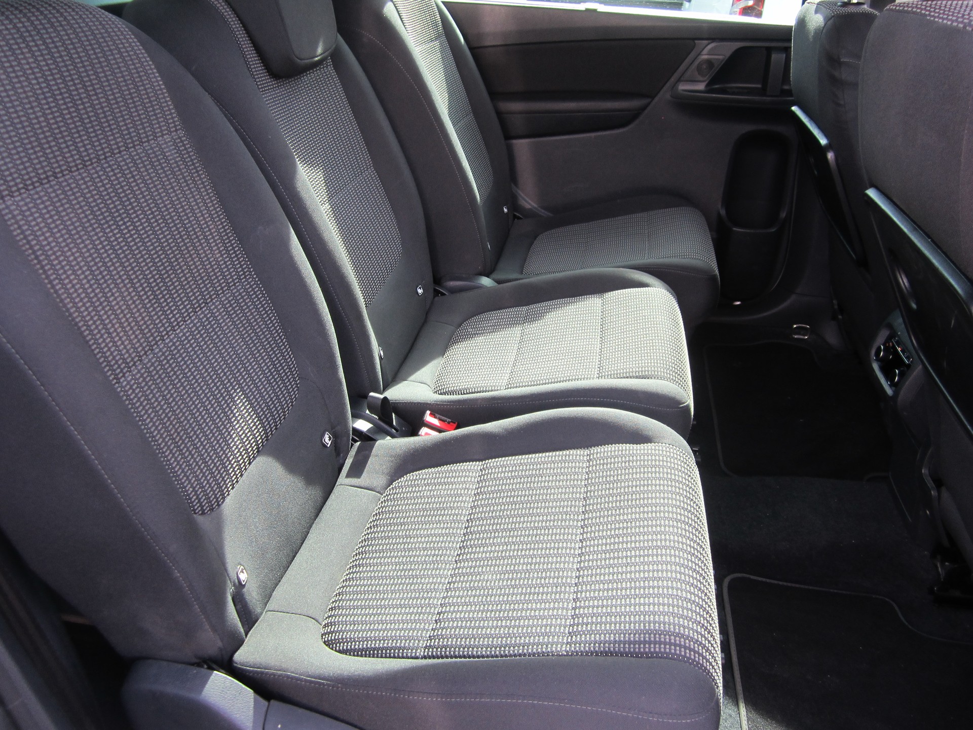 SEAT Alhambra 2.0 TDI DSG Style-image-12