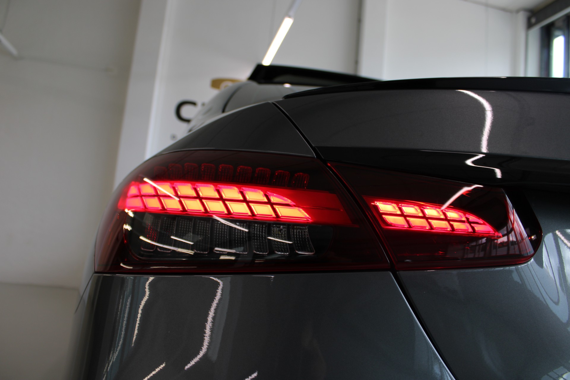 MERCEDES-BENZ AMG E 53 4Matic+ Speedshift 9G-TCT-image-8