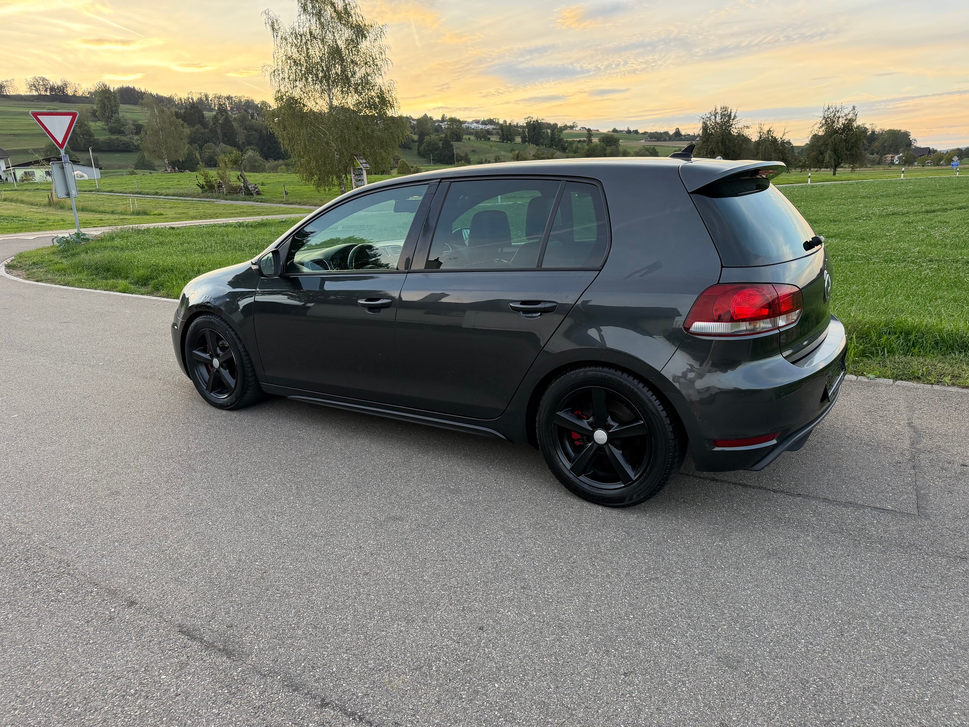 VW Golf 2.0 TSI GTI-image-1