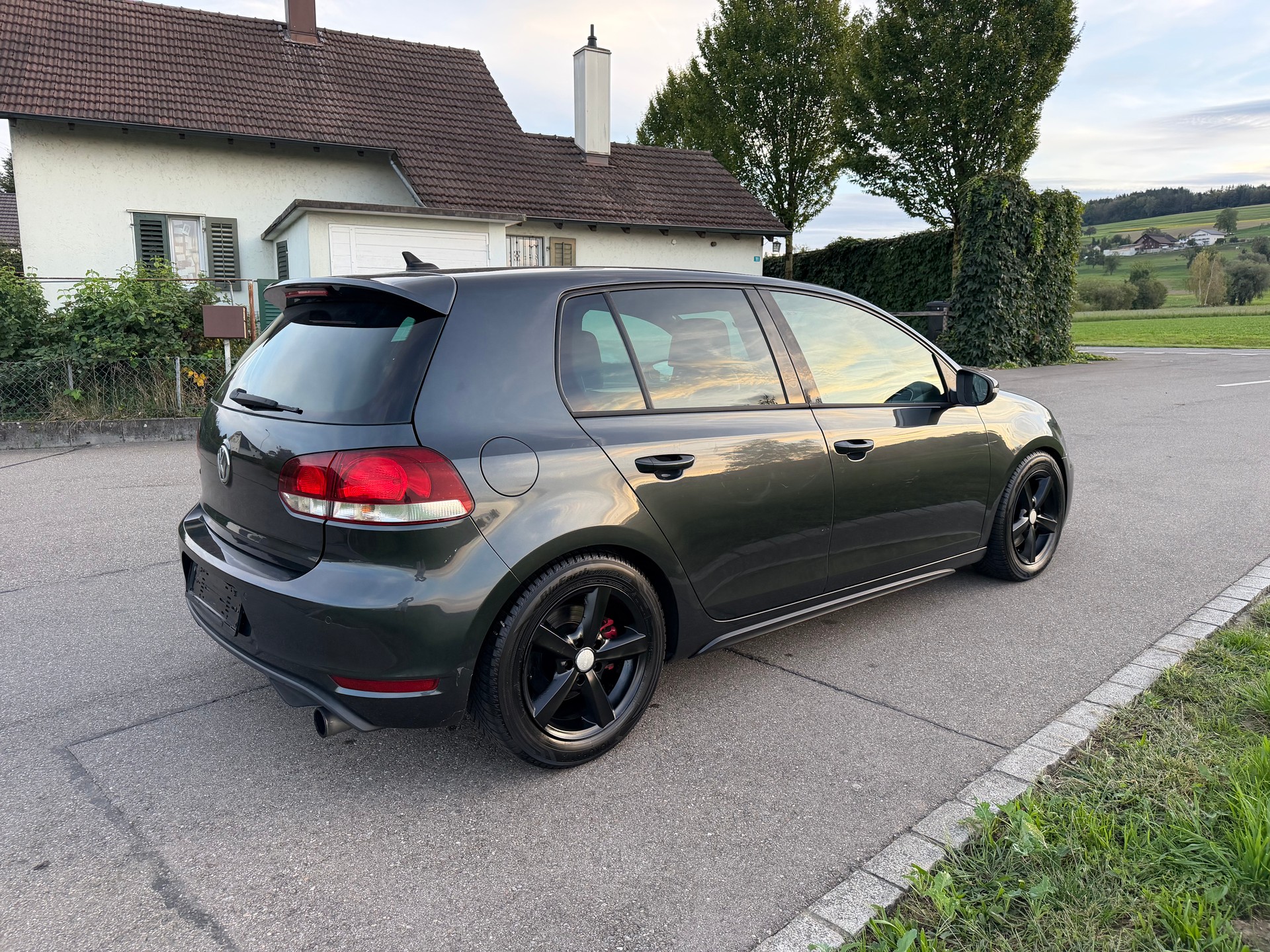 VW Golf 2.0 TSI GTI-image-3