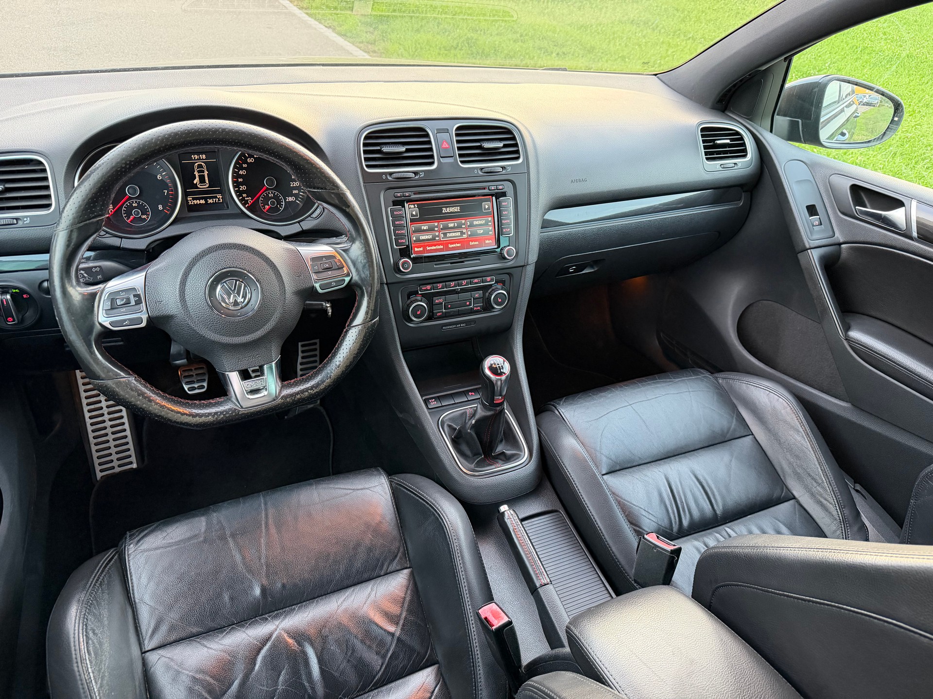 VW Golf 2.0 TSI GTI-image-2