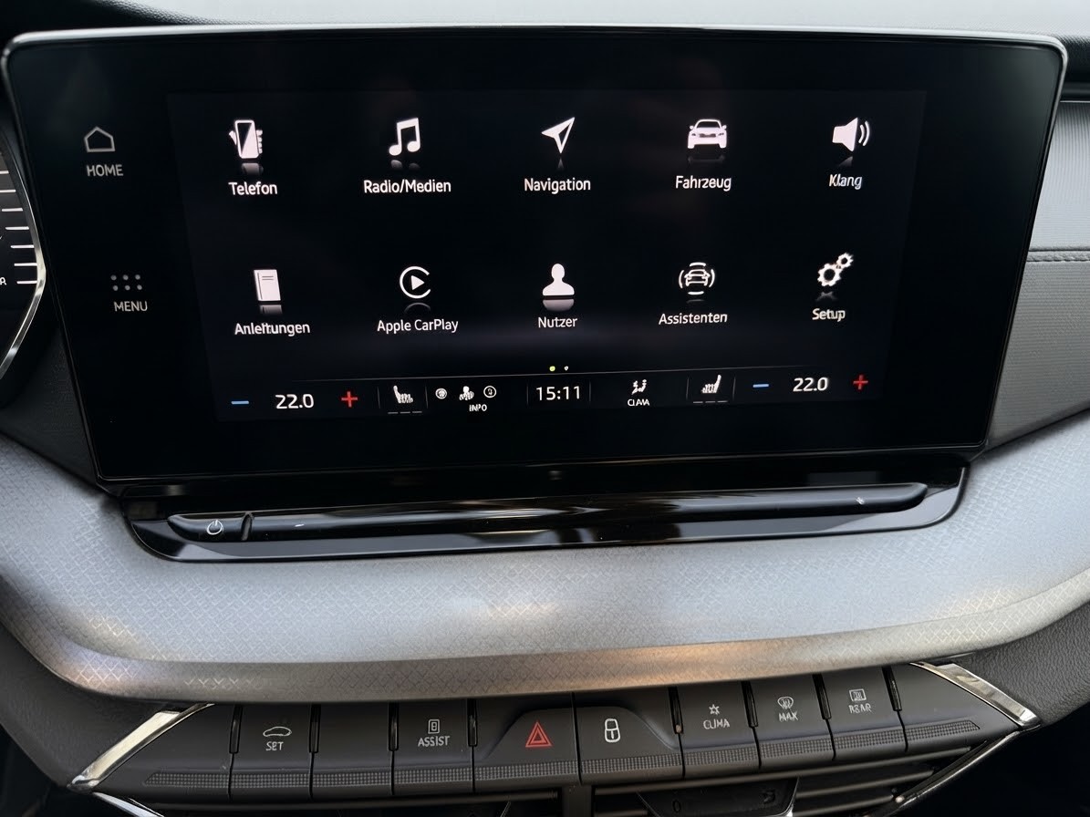 SKODA Octavia Combi 2.0 TDI DSG Ambition-image-31