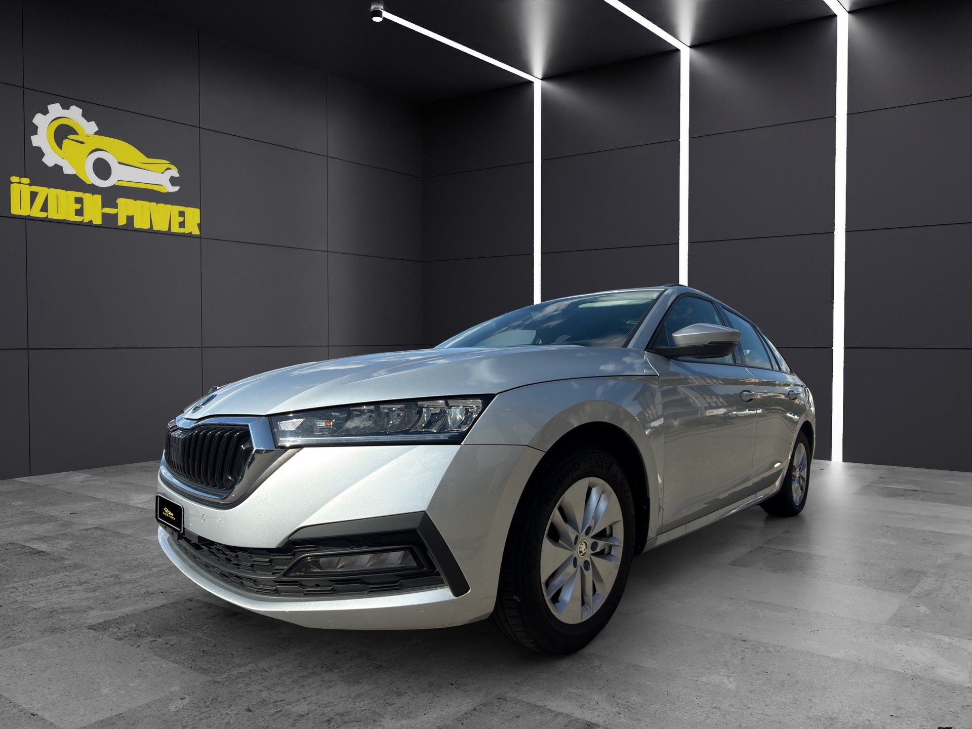 SKODA Octavia Combi 2.0 TDI DSG Ambition