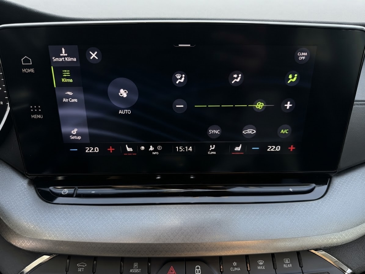 SKODA Octavia Combi 2.0 TDI DSG Ambition-image-34